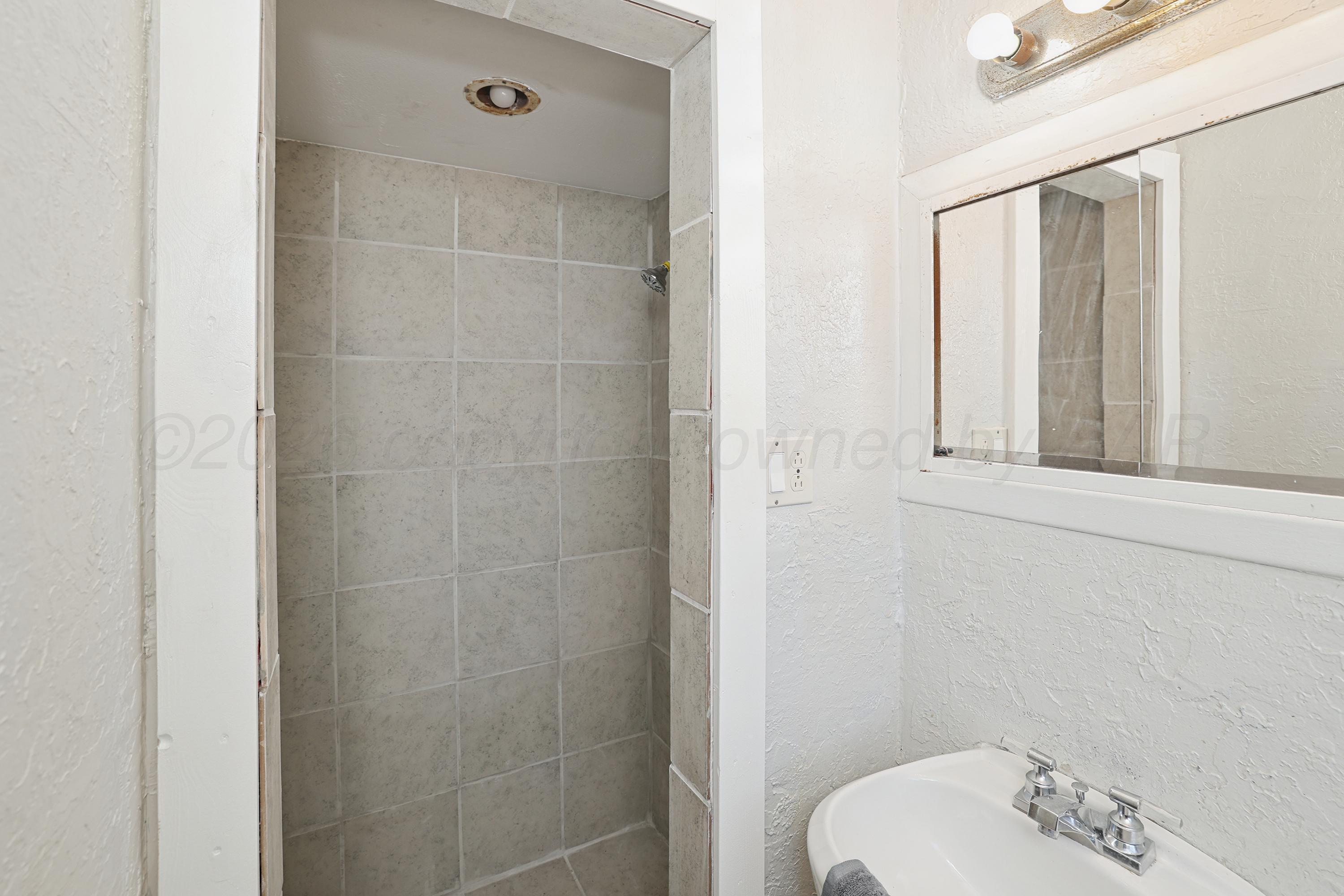1900 N Wells Street Property Photo 12