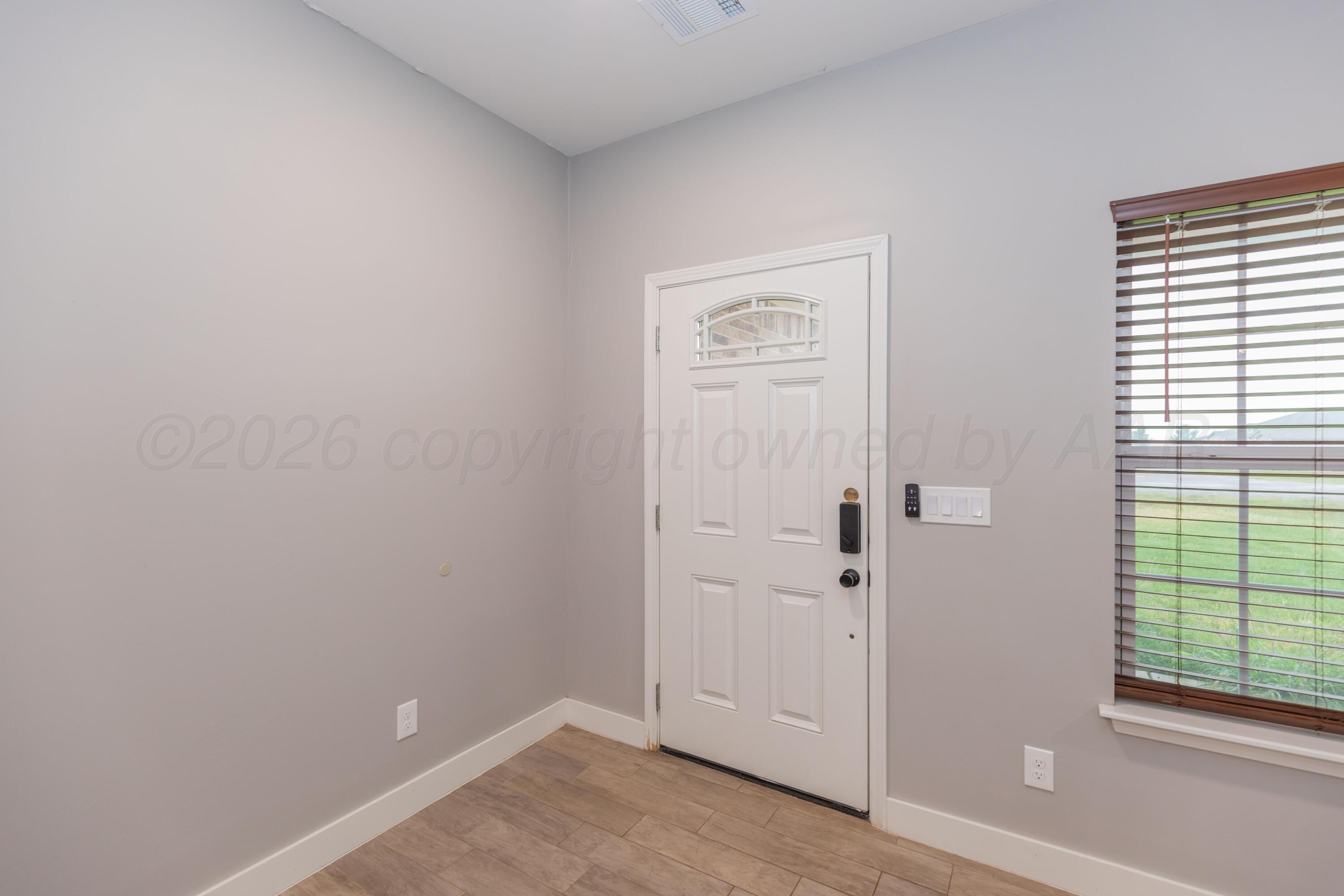 17850 Lone Ranch Road Property Photo 4