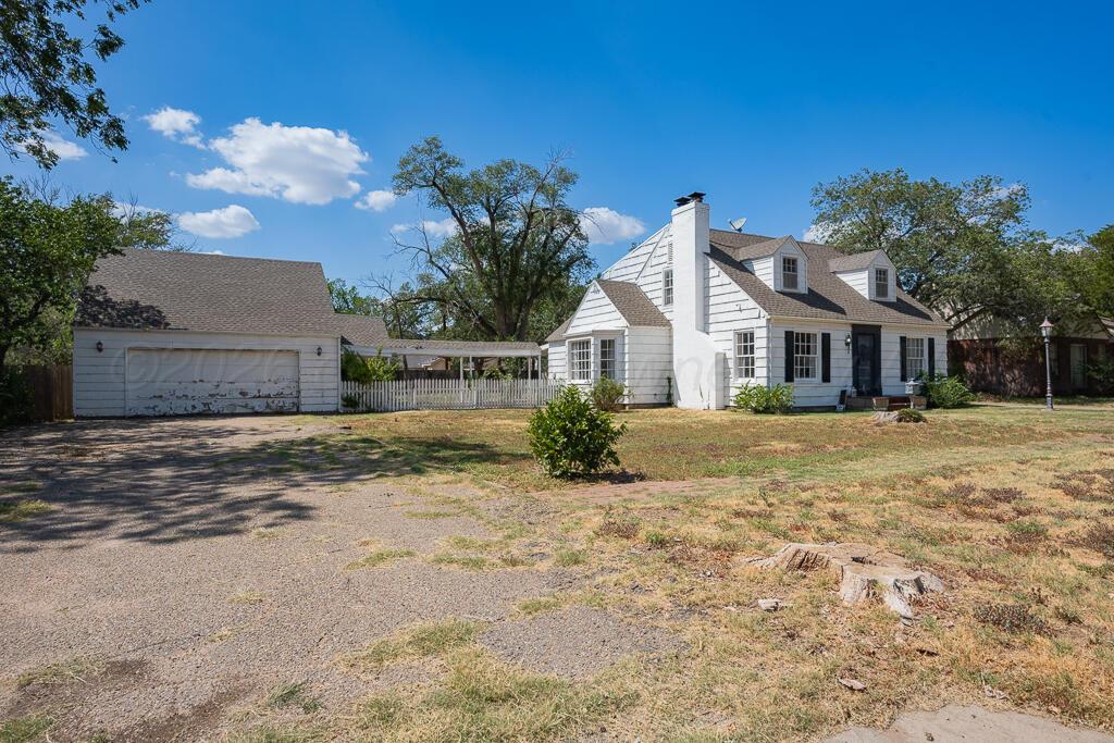 2902 S Tyler Street Property Photo 2