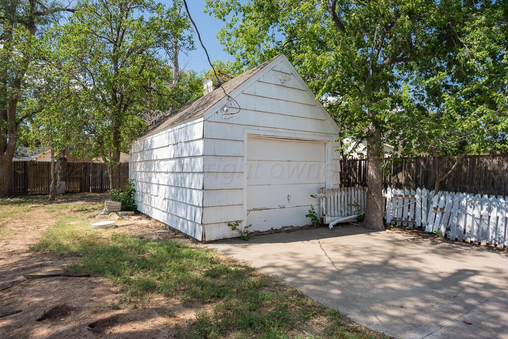 2902 S Tyler Street Property Photo 34