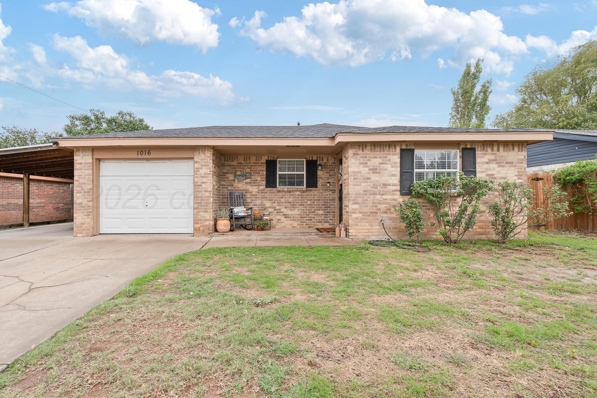 1016 Holly Lane Property Photo 1