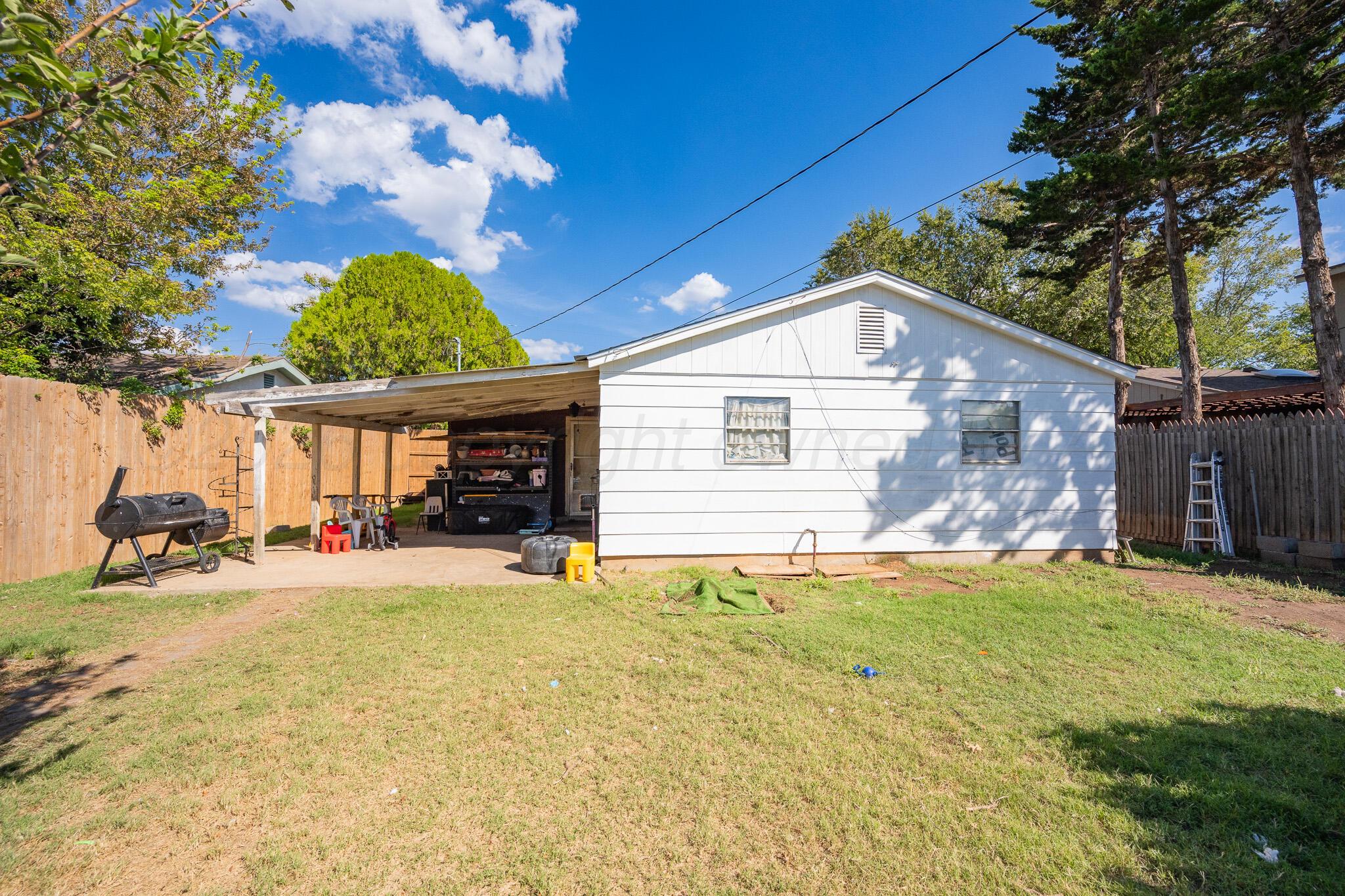 1018 S Eastern Street Property Photo 4