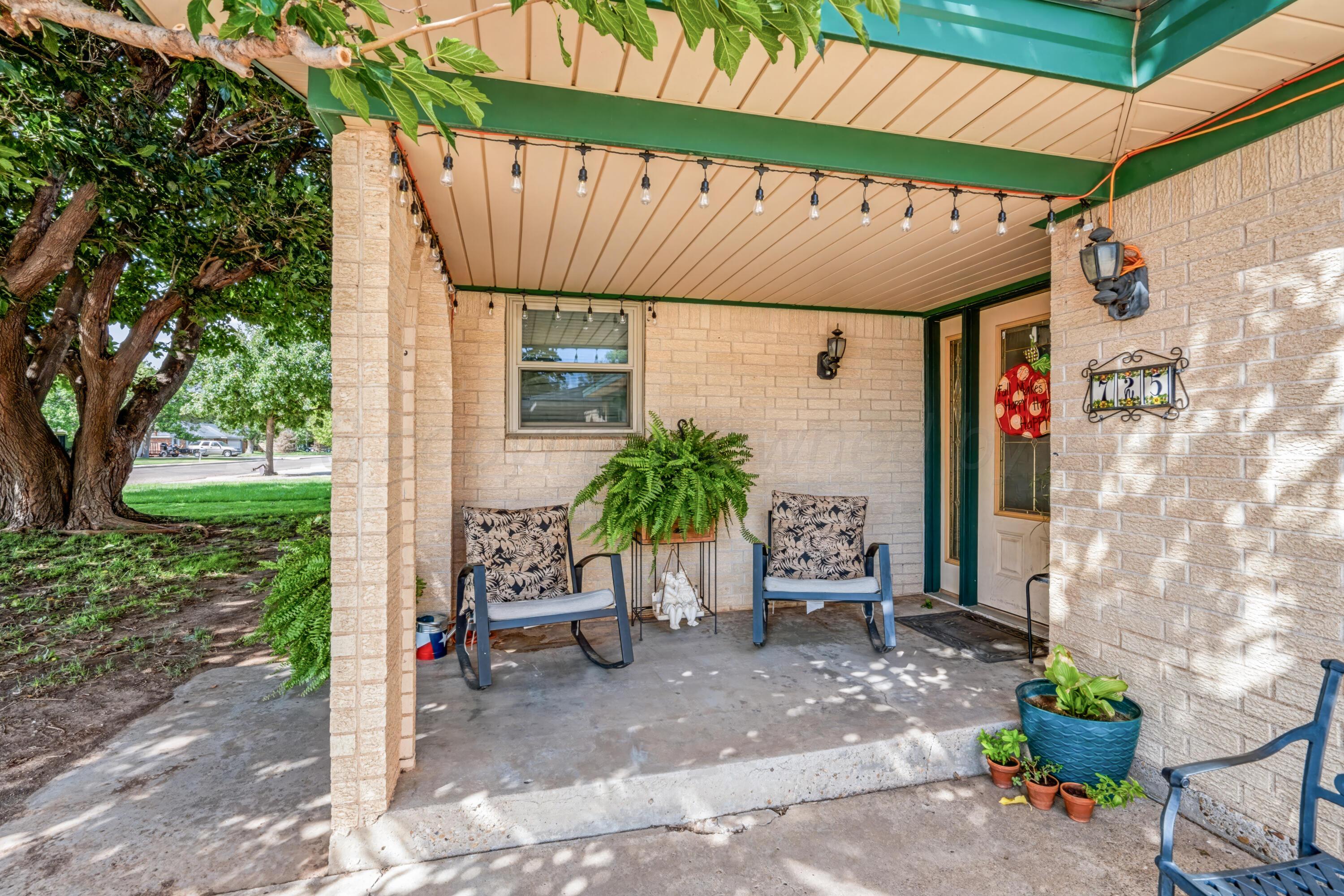 725 Bennett Drive Property Photo 4