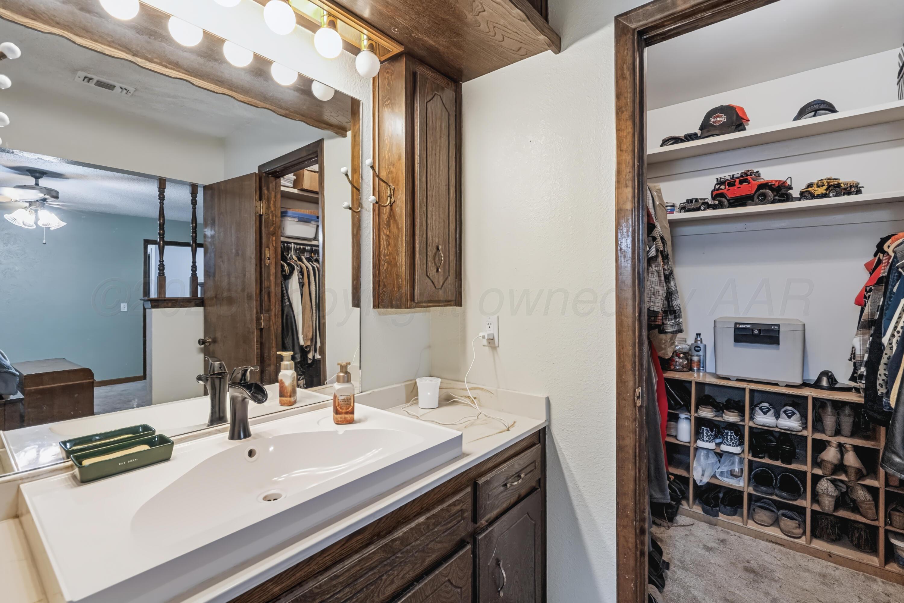 725 Bennett Drive Property Photo 28
