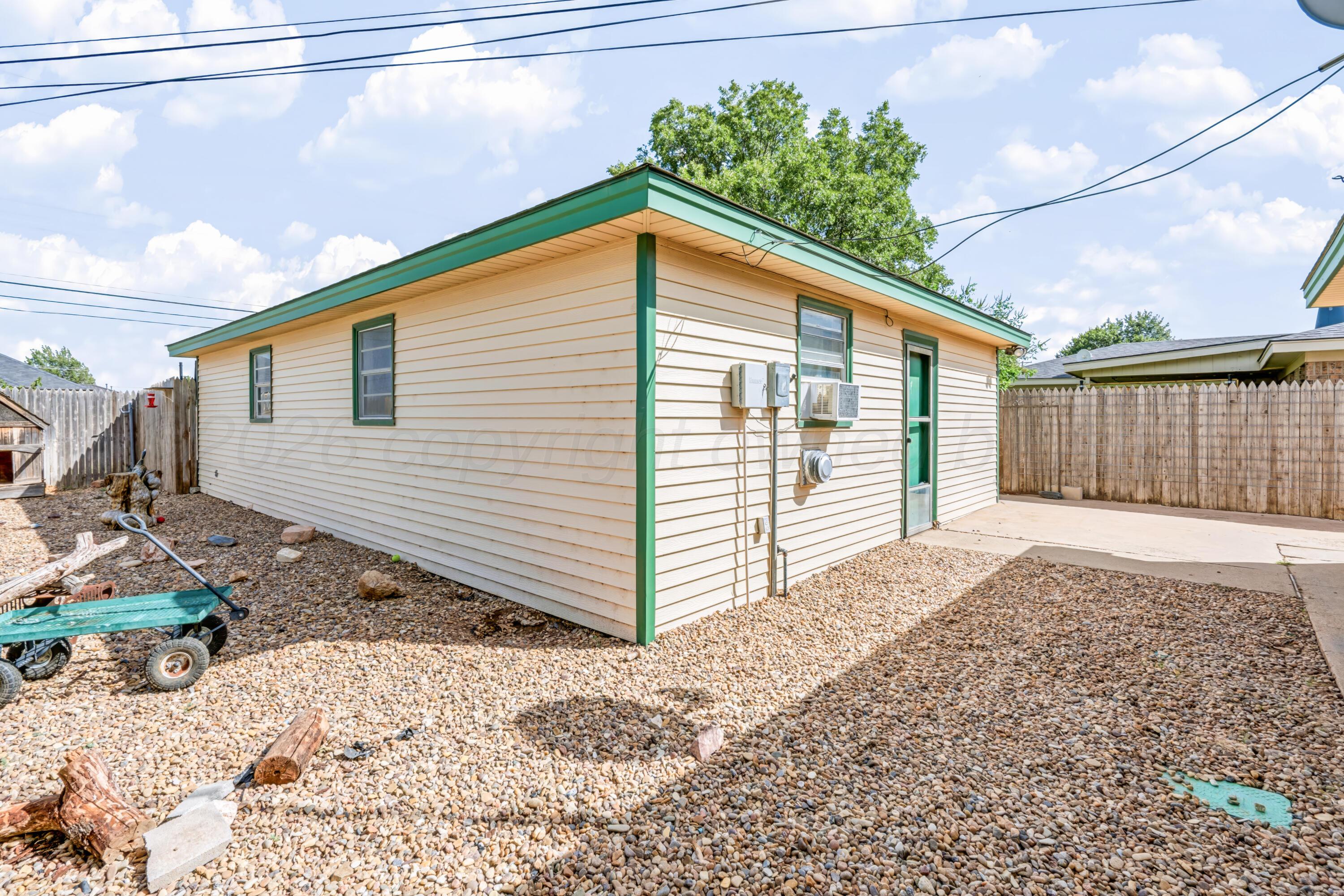 725 Bennett Drive Property Photo 45