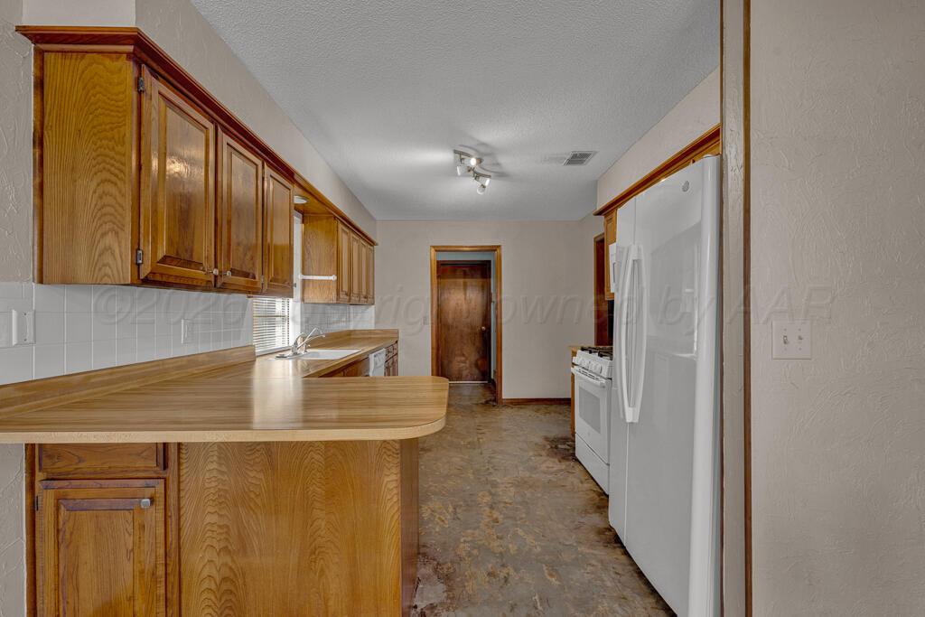 6702 Terryville Drive Property Photo 9