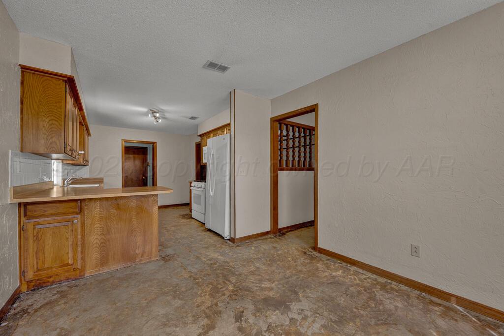 6702 Terryville Drive Property Photo 12