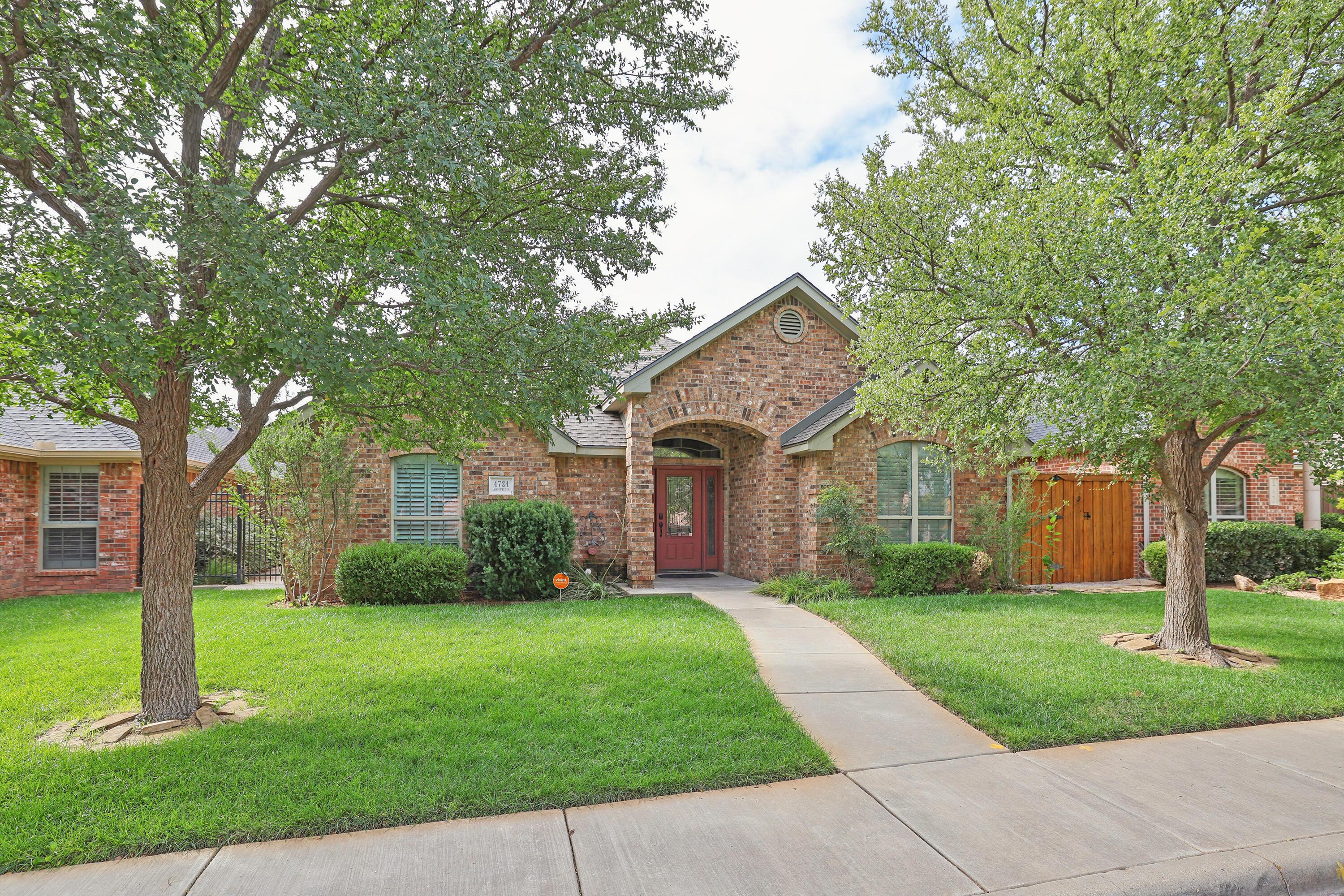 4724 Ashville Place Property Photo 1