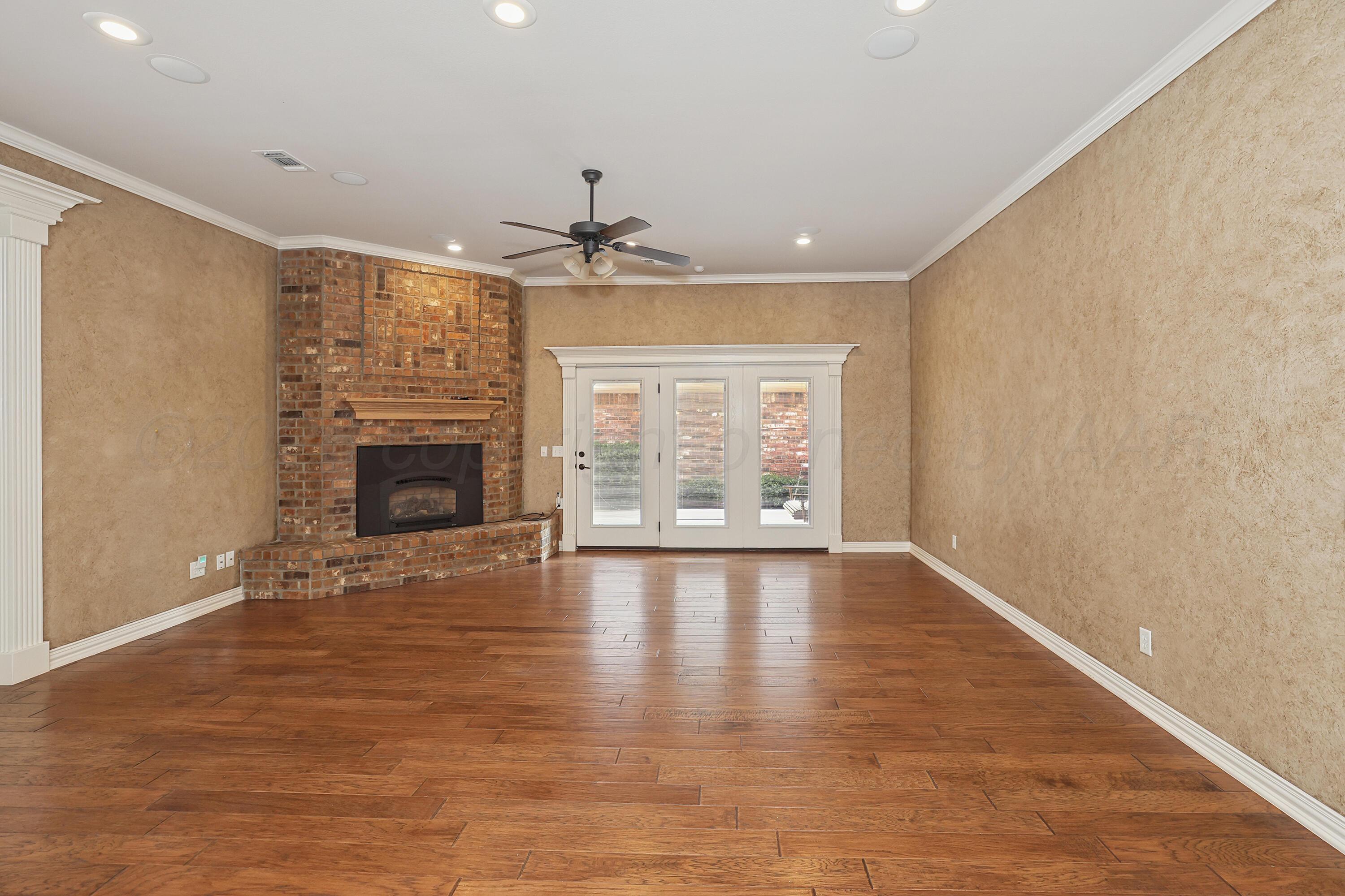 4724 Ashville Place Property Photo 4