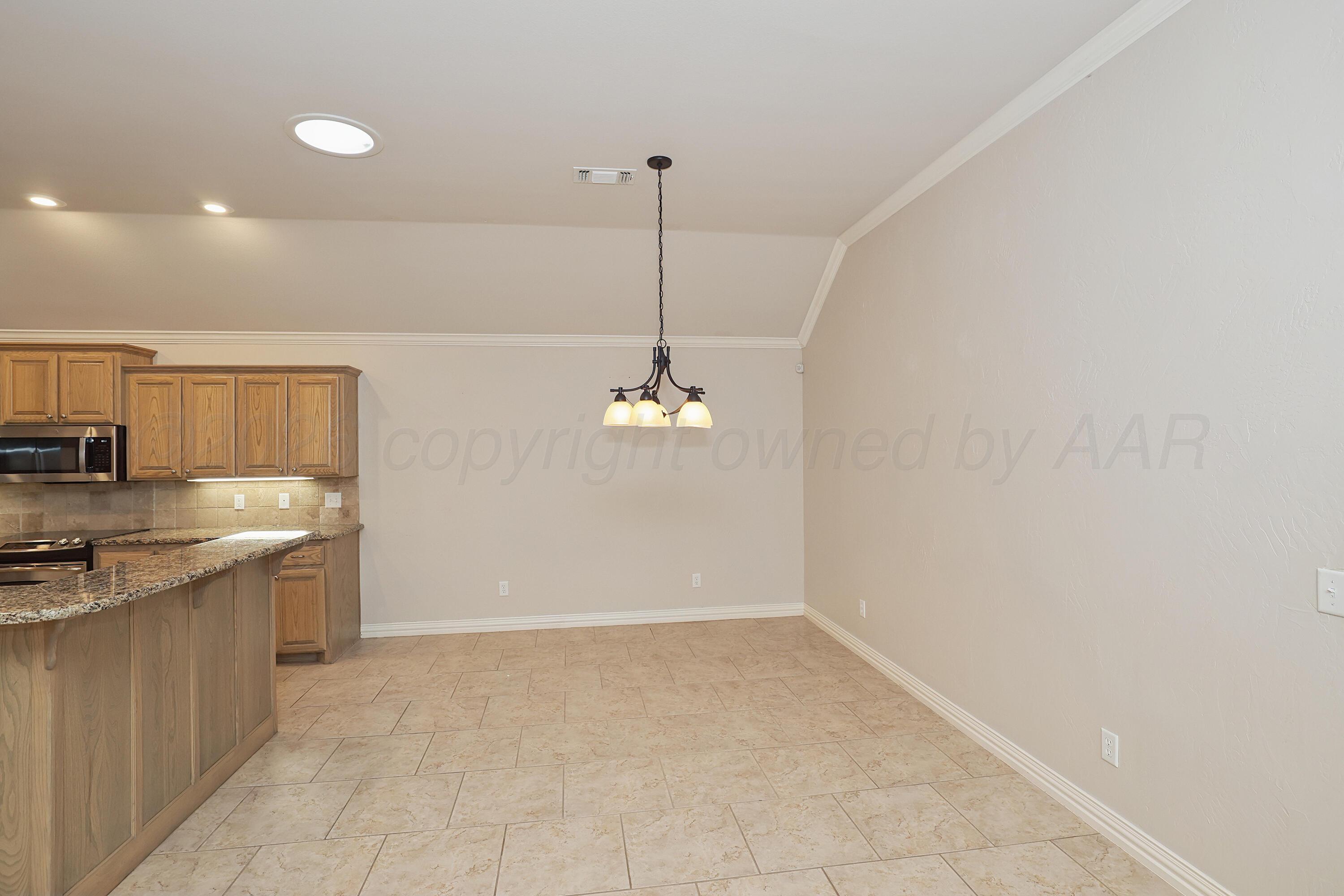 4724 Ashville Place Property Photo 6
