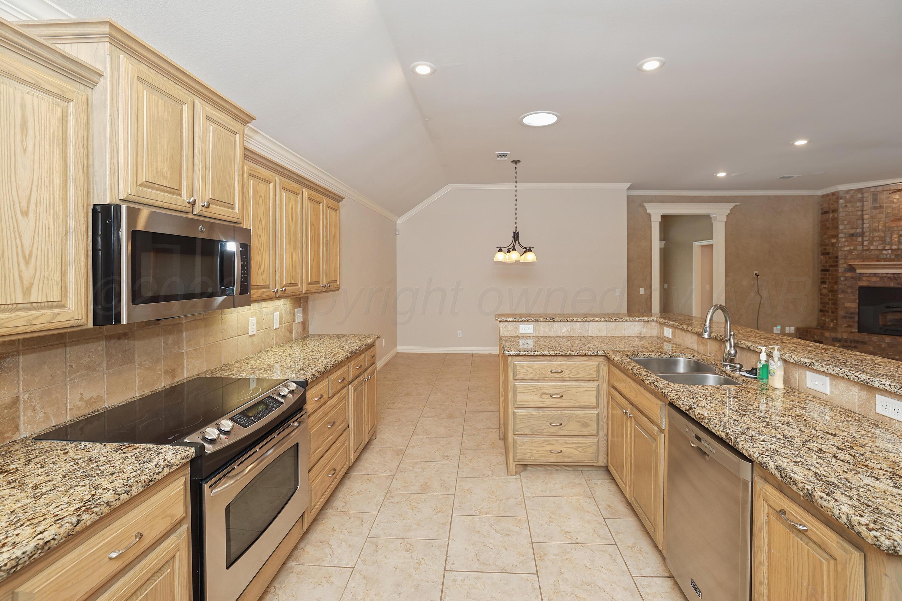 4724 Ashville Place Property Photo 8