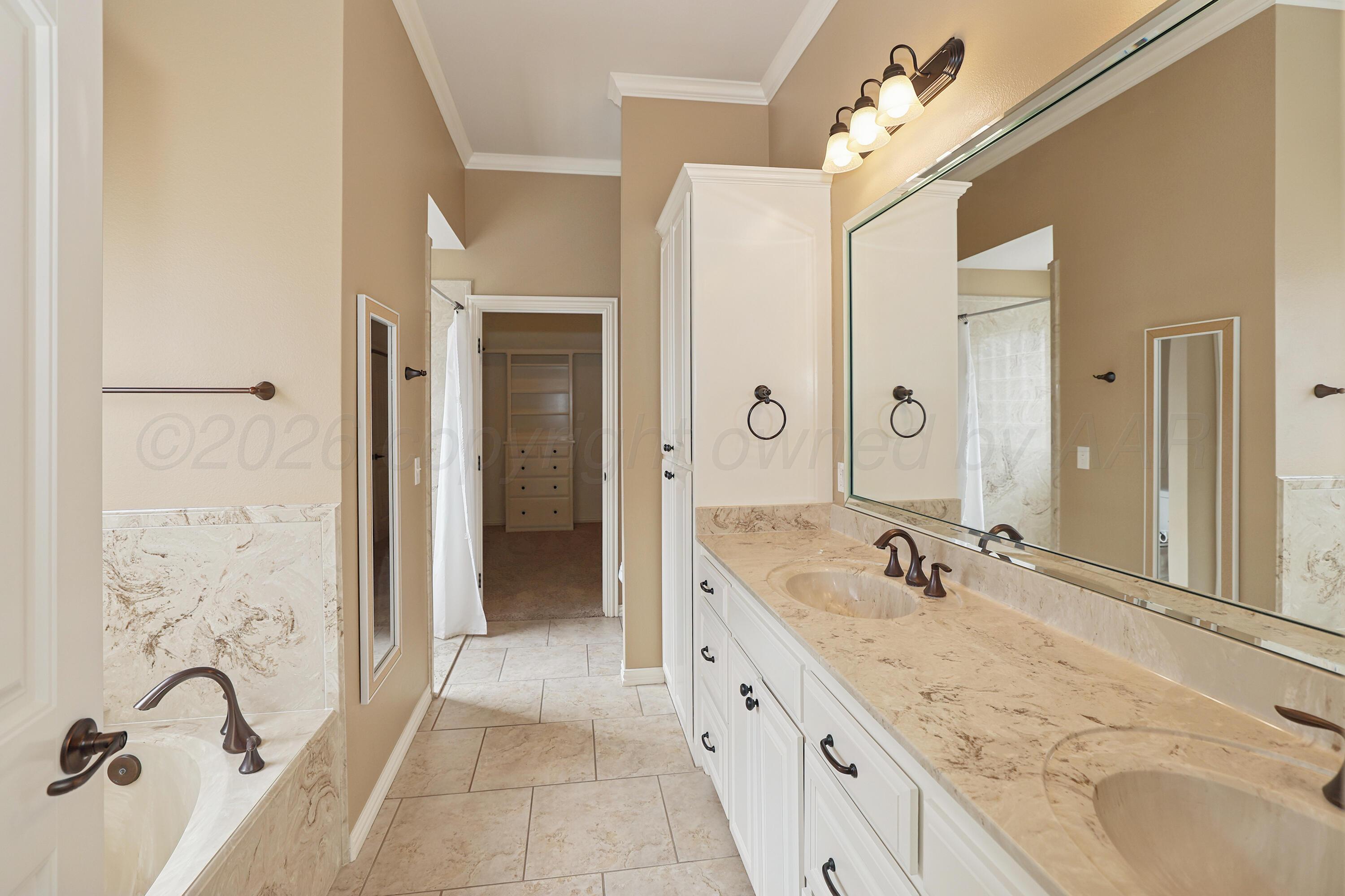 4724 Ashville Place Property Photo 11