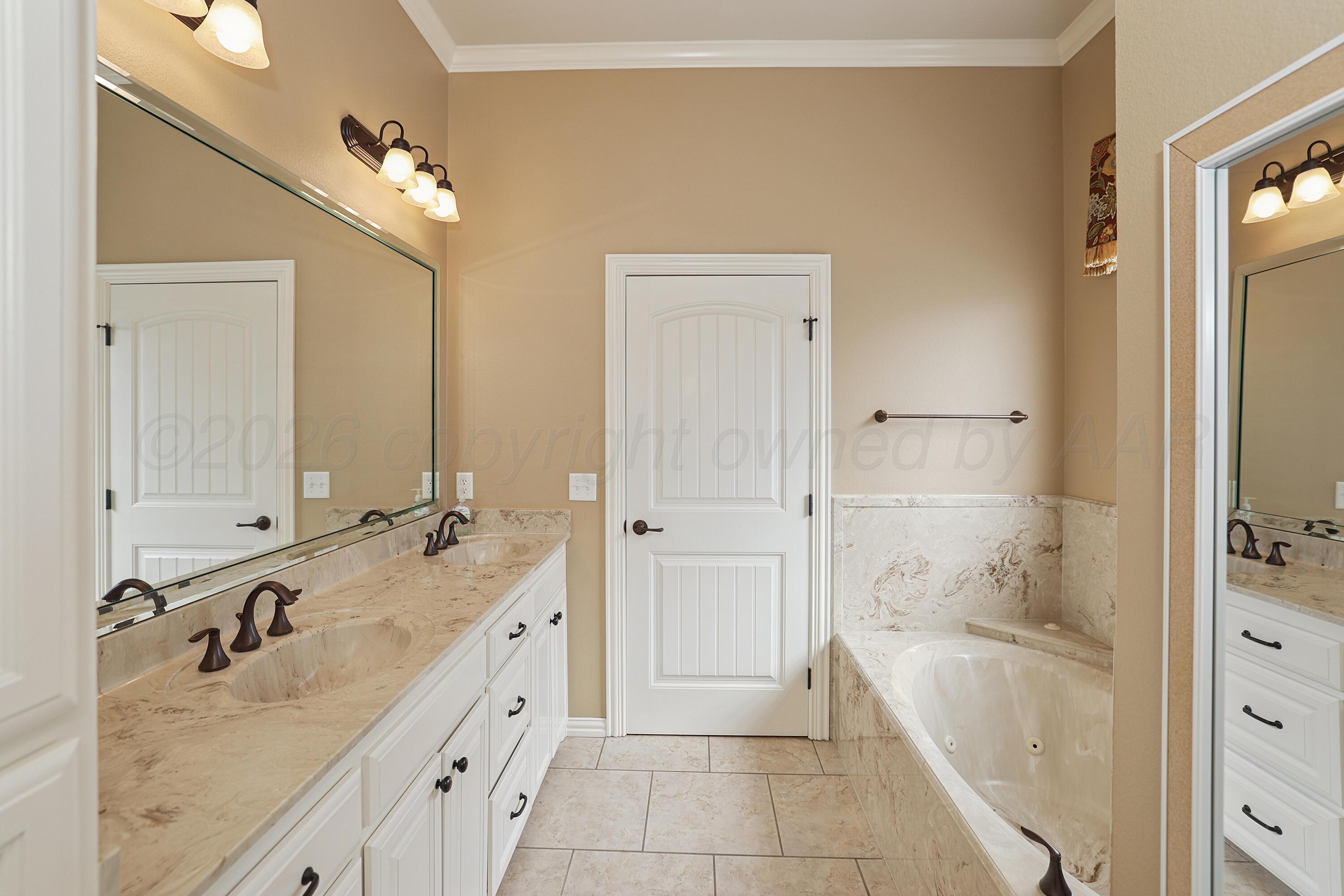 4724 Ashville Place Property Photo 12