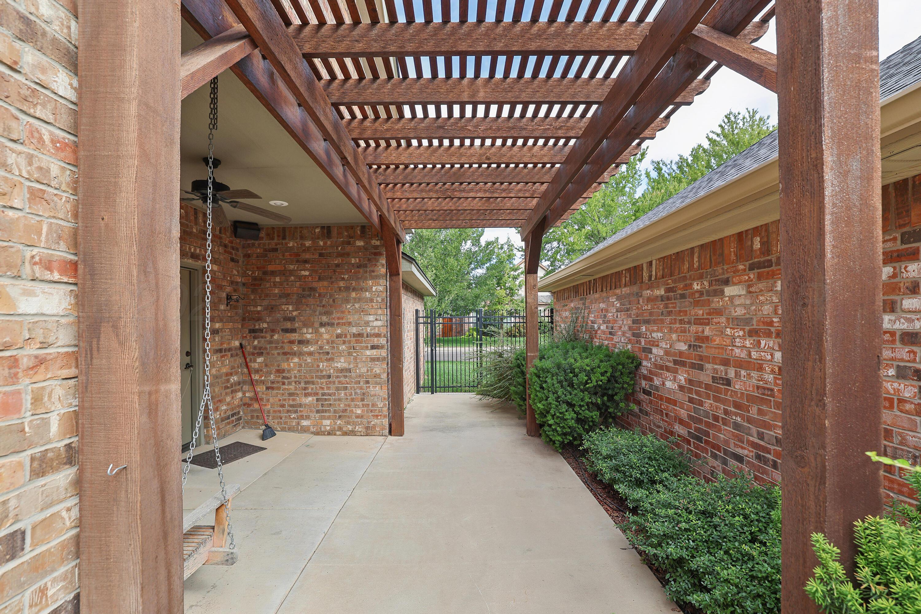 4724 Ashville Place Property Photo 27