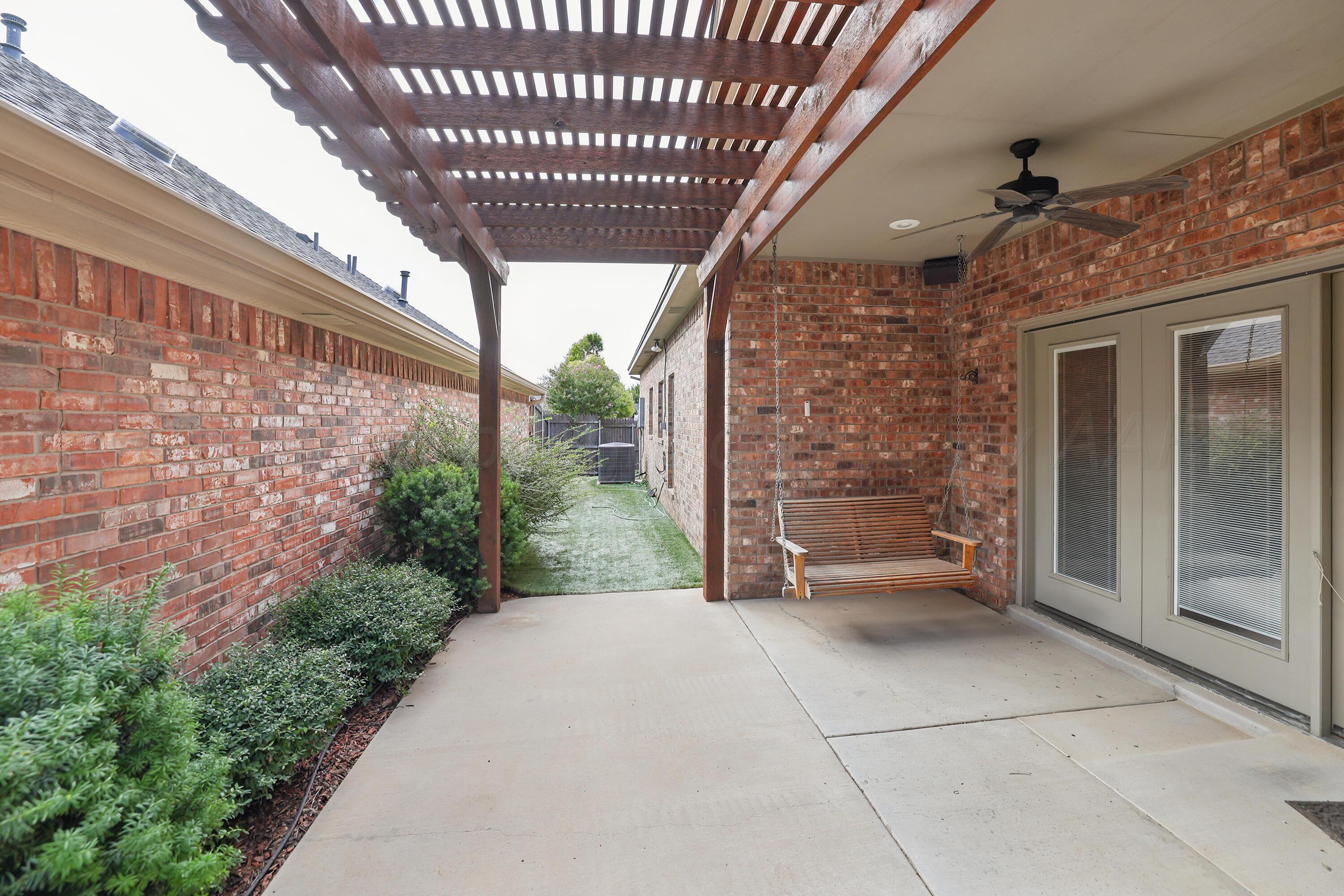 4724 Ashville Place Property Photo 28
