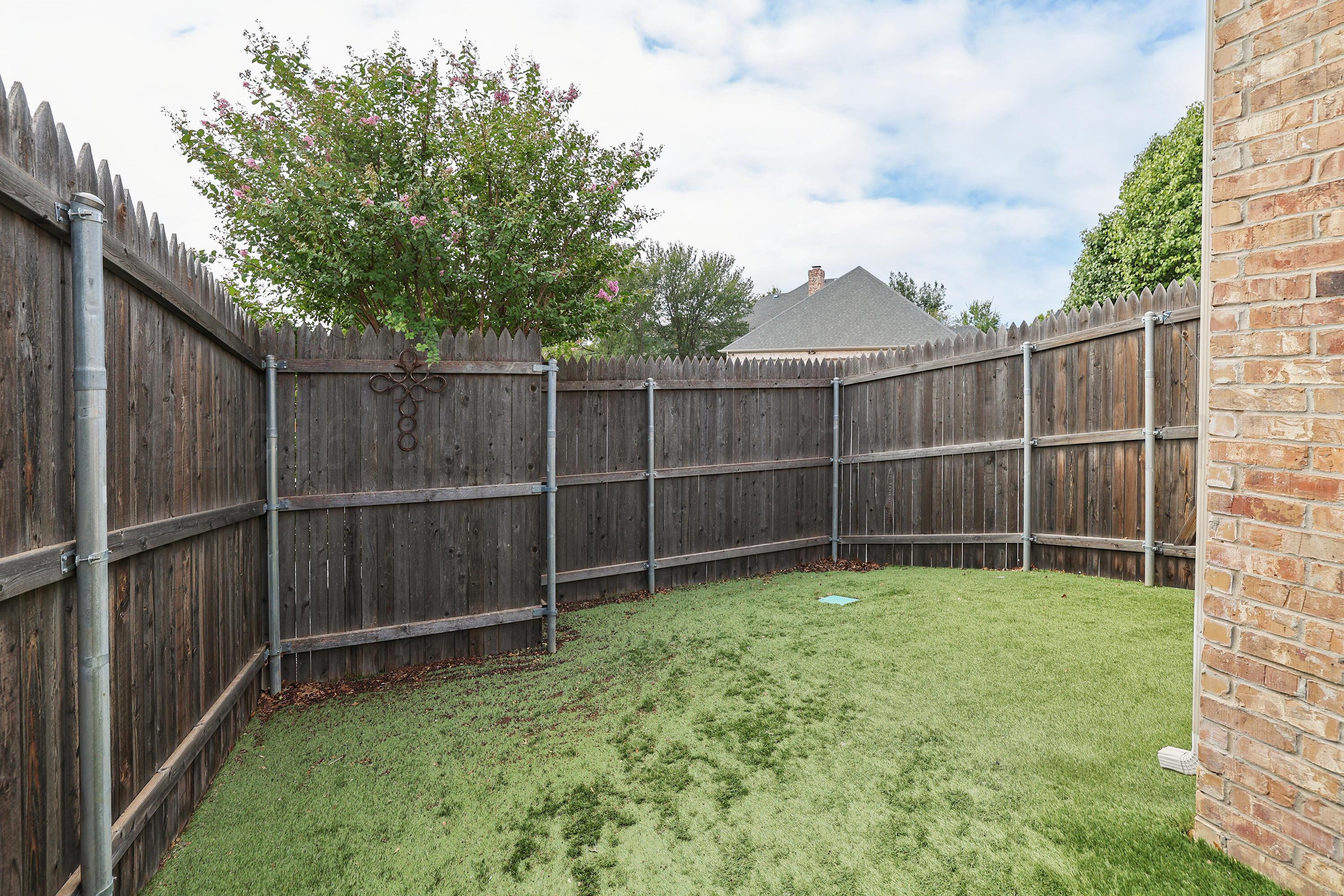 4724 Ashville Place Property Photo 30