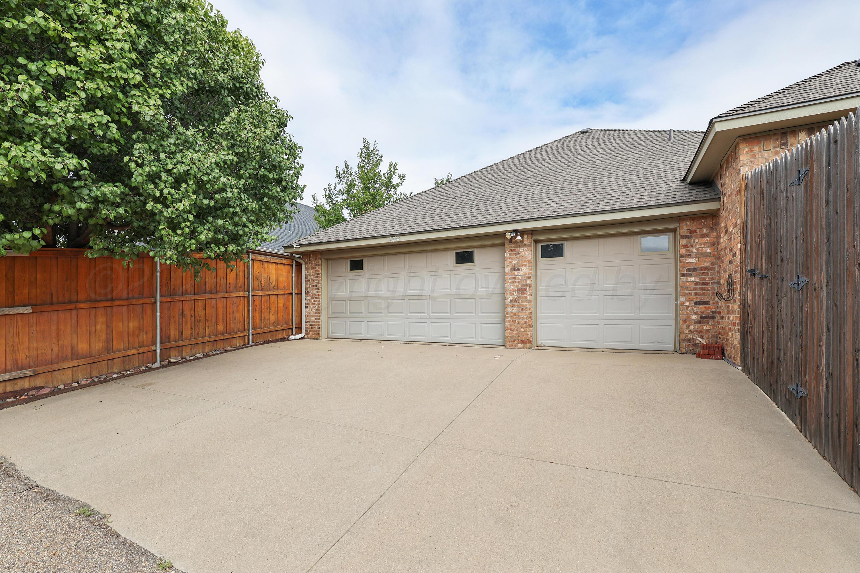 4724 Ashville Place Property Photo 31