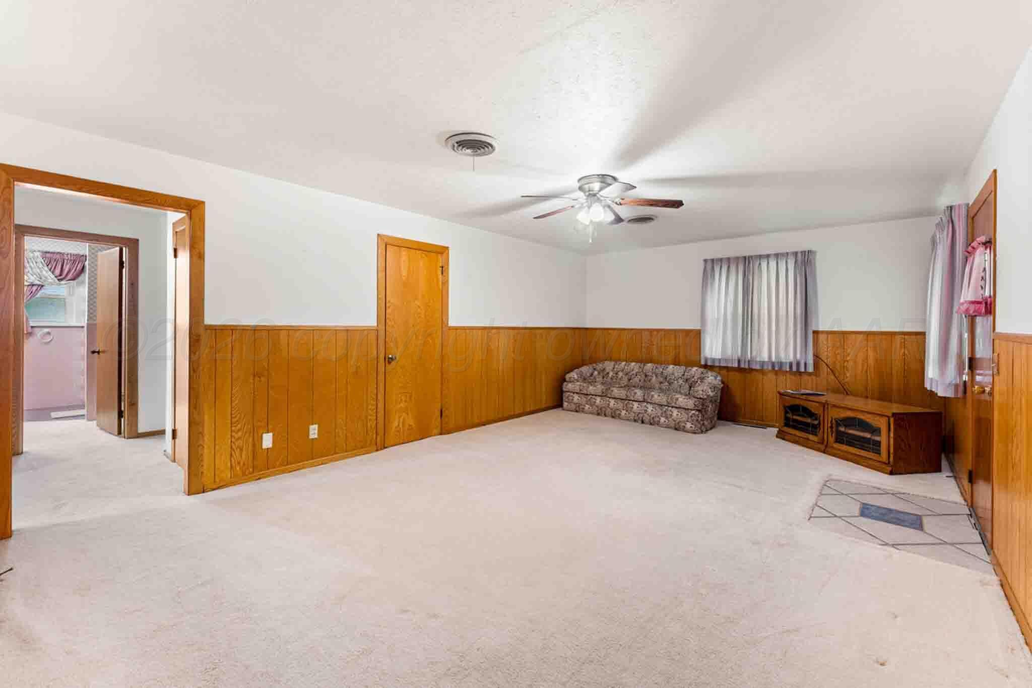 905 S Main Street Property Photo 12