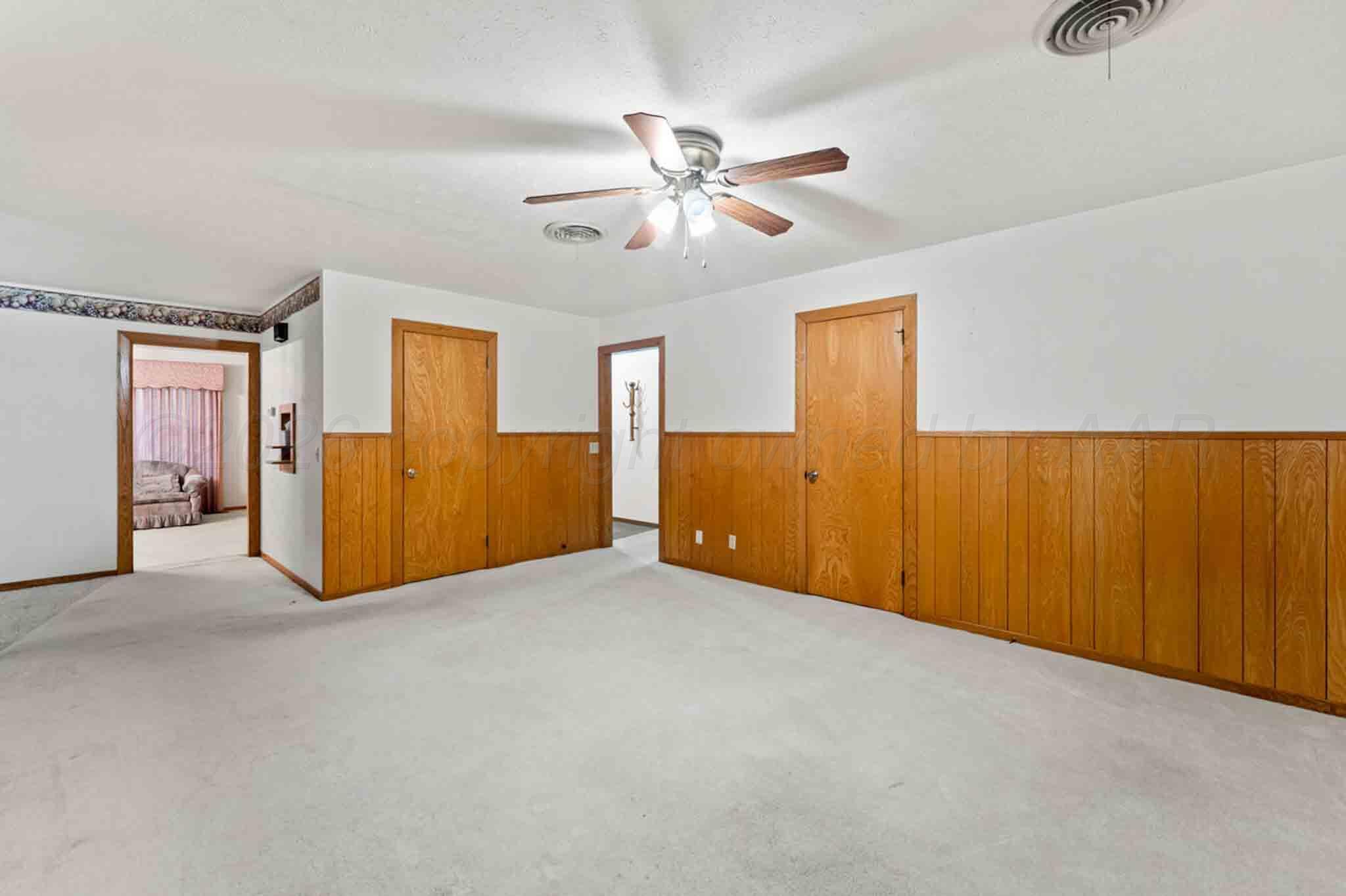 905 S Main Street Property Photo 16