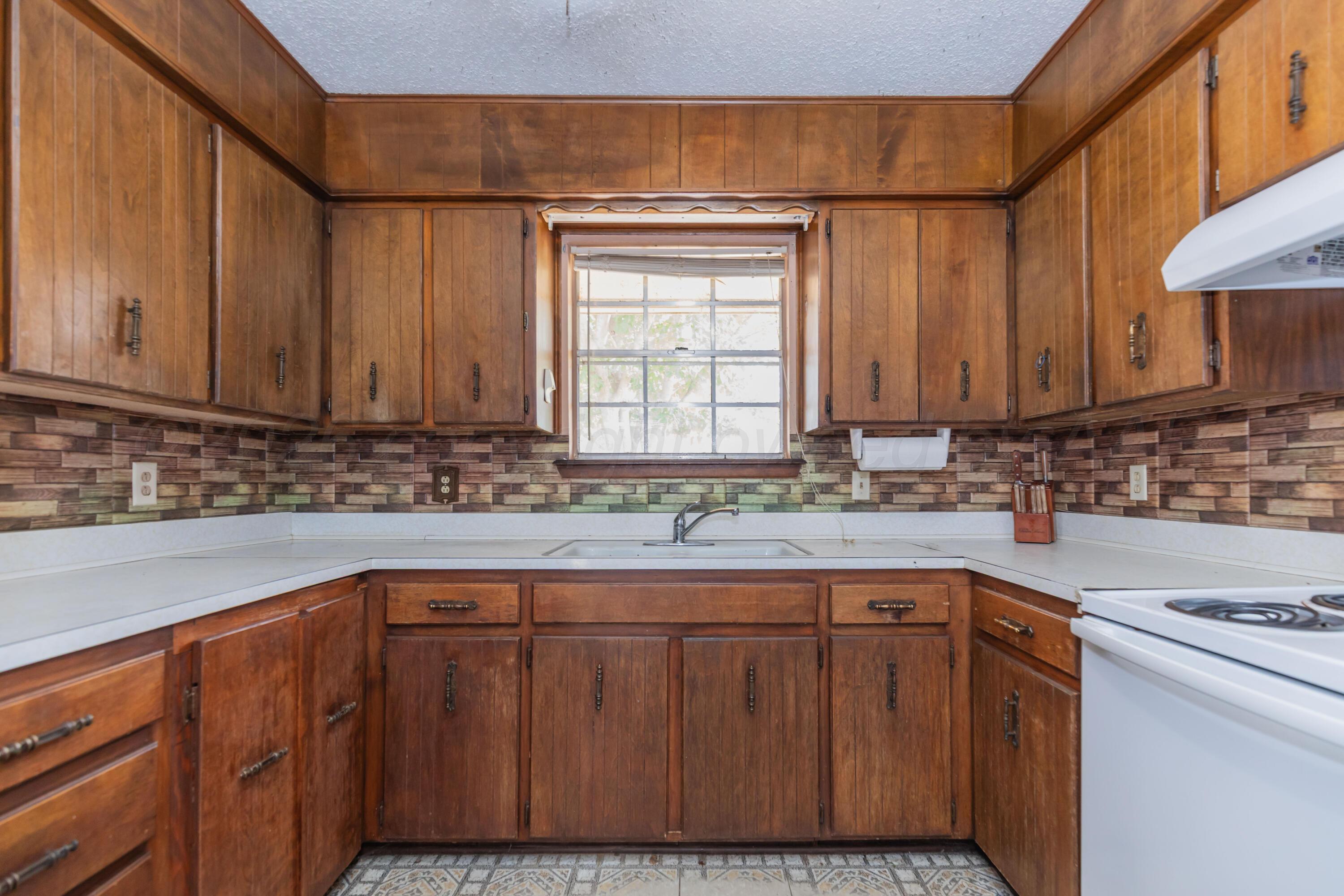 3204 Oakdale Drive Property Photo 3