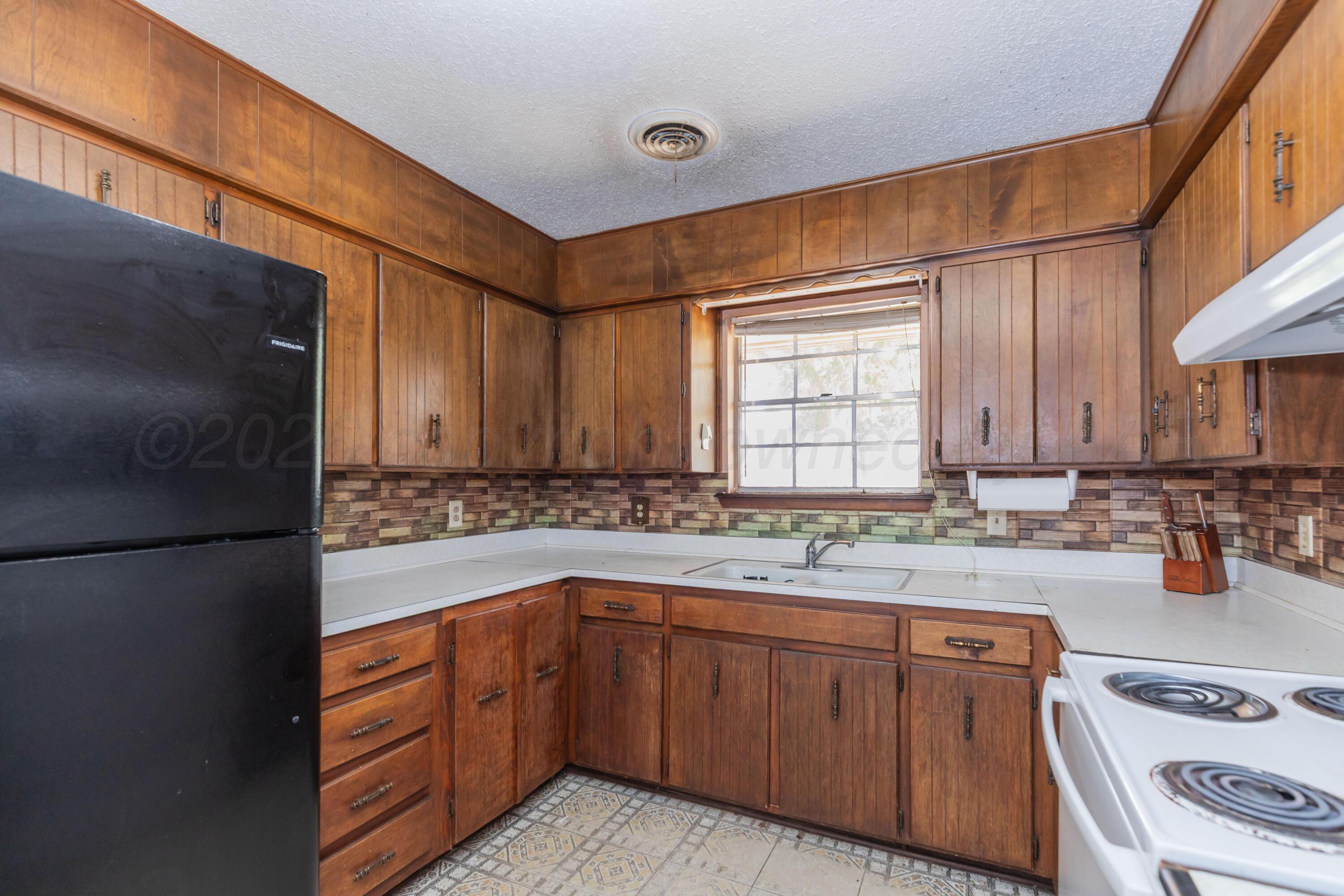 3204 Oakdale Drive Property Photo 5