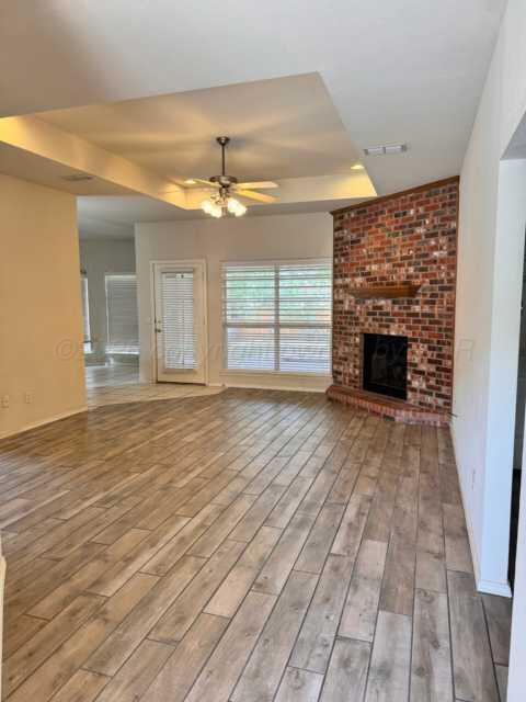 6304 S Crockett Street Property Photo 2