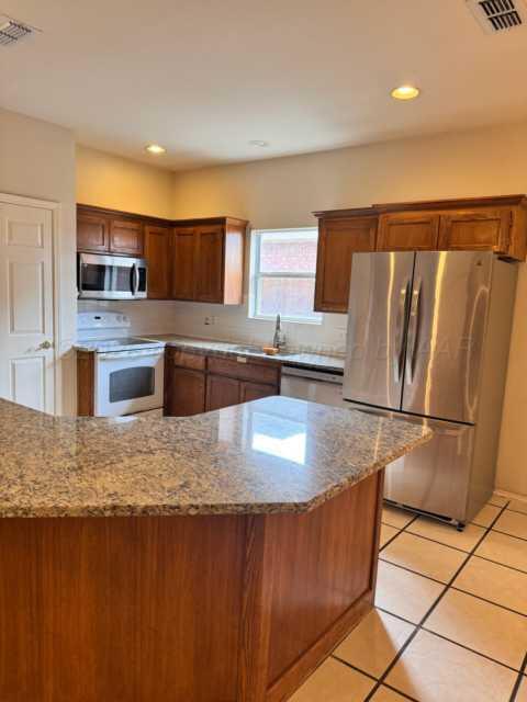 6304 S Crockett Street Property Photo 4