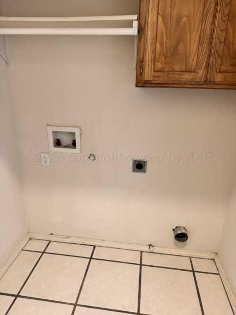 6304 S Crockett Street Property Photo 5