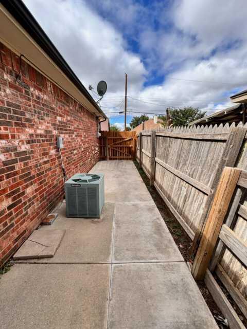 6304 S Crockett Street Property Photo 18