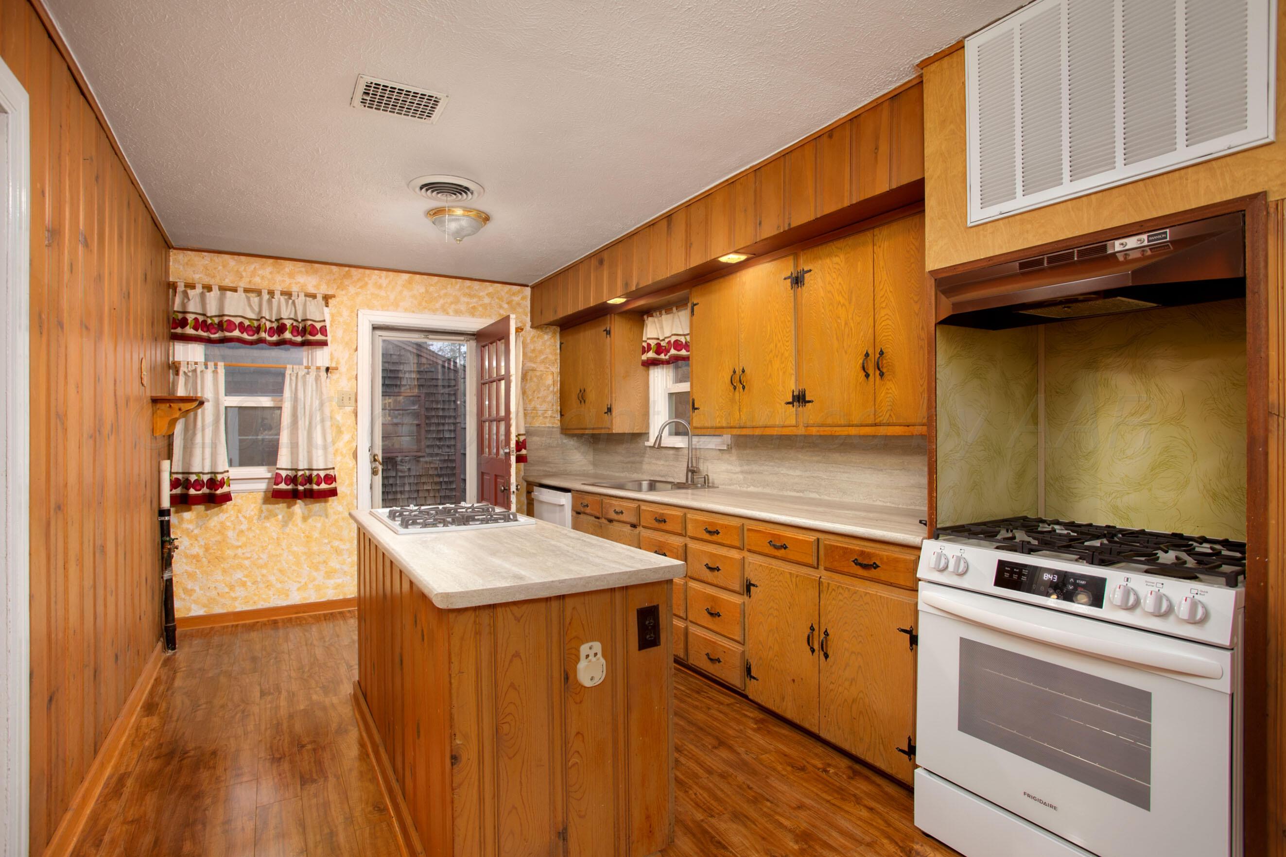 1718 S Monroe Street Property Photo 7