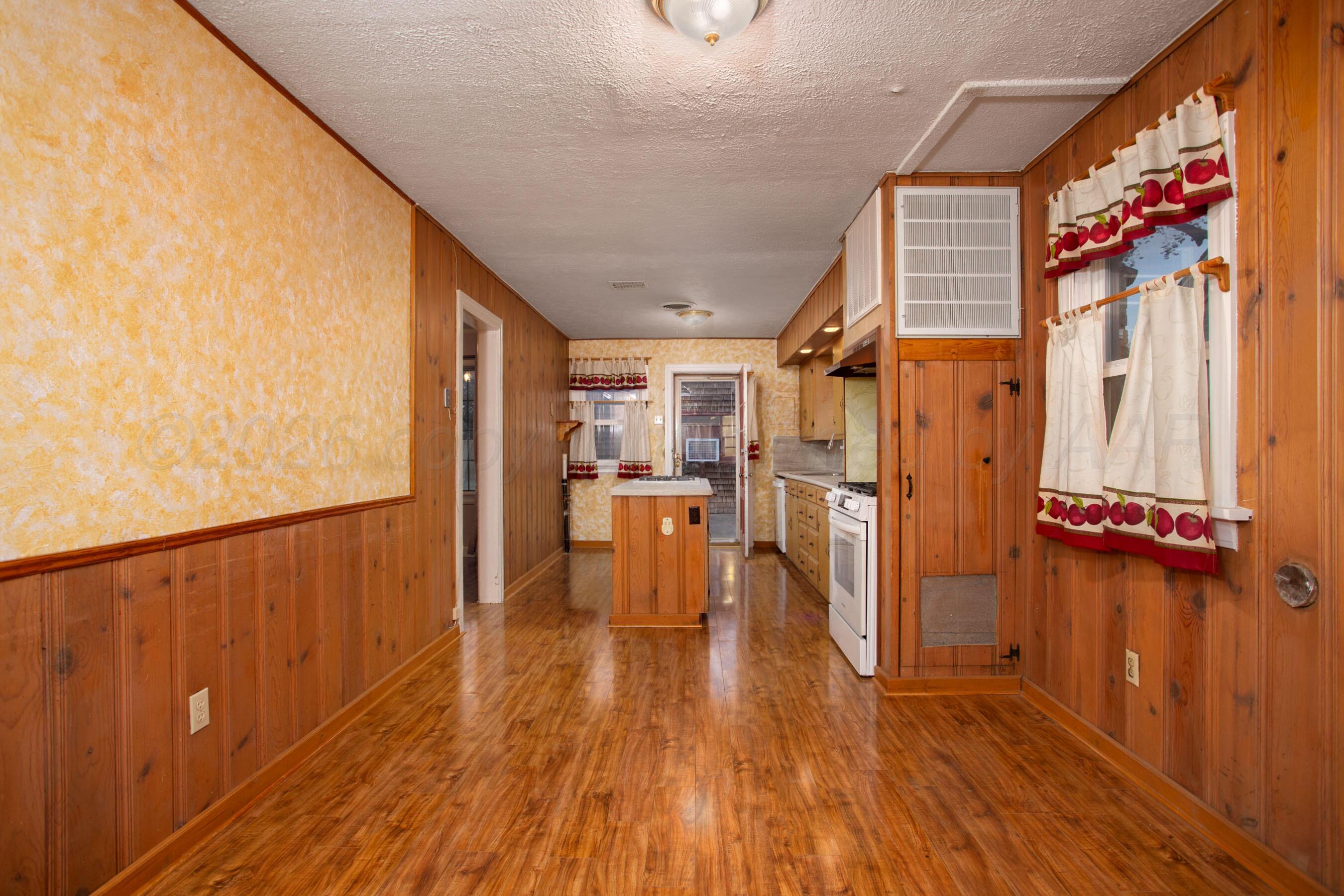 1718 S Monroe Street Property Photo 8