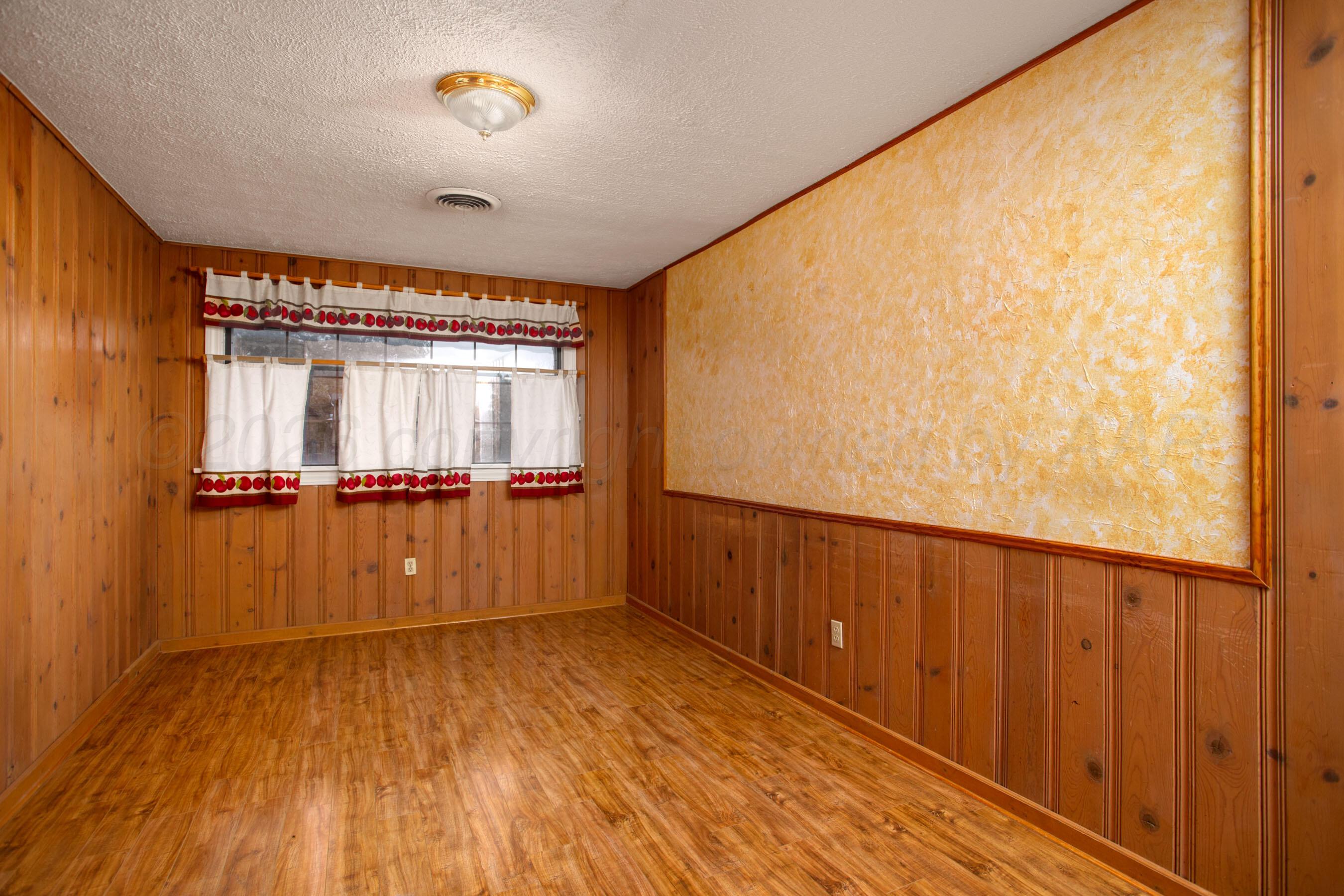 1718 S Monroe Street Property Photo 9
