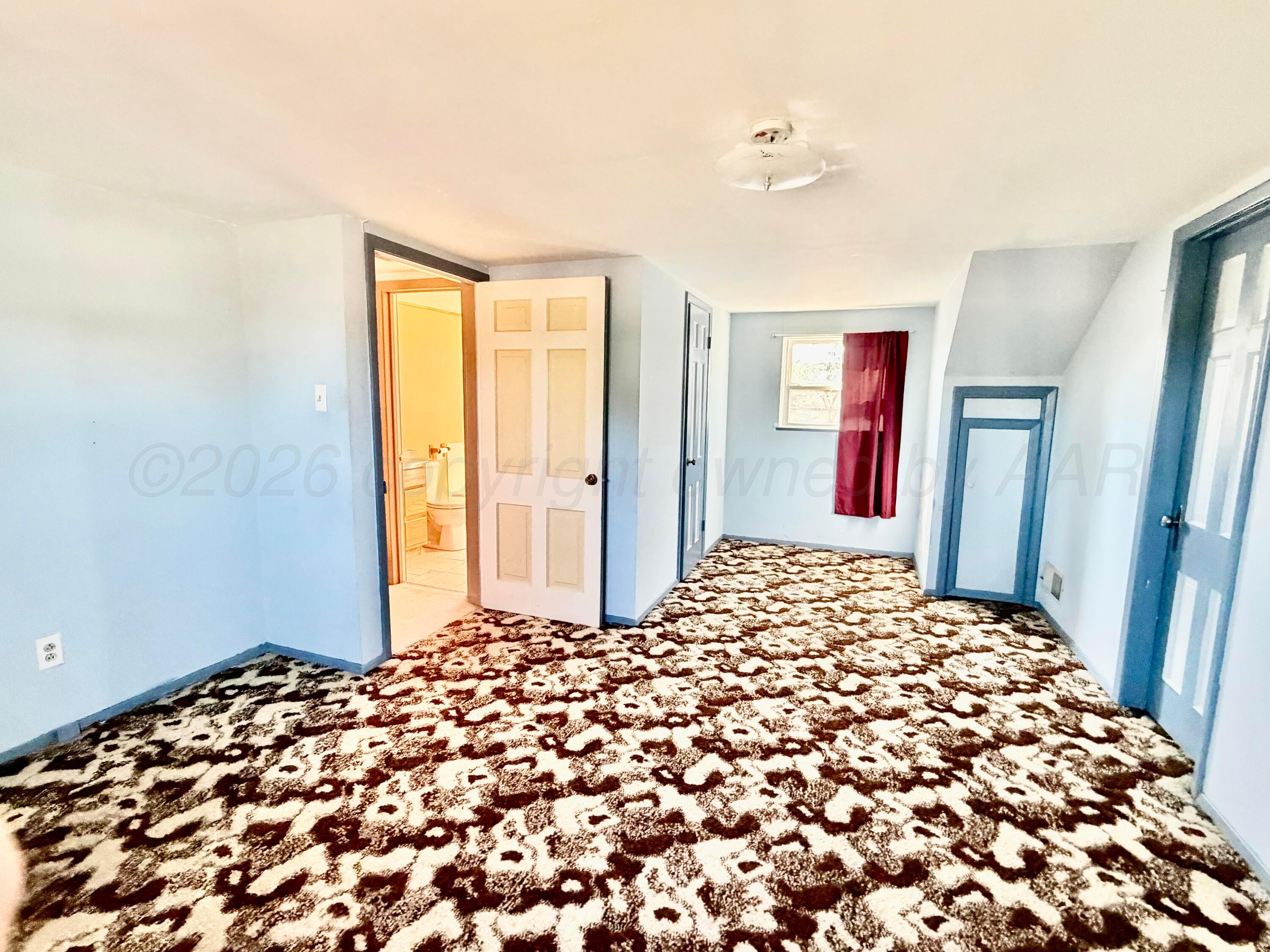 1718 S Monroe Street Property Photo 12