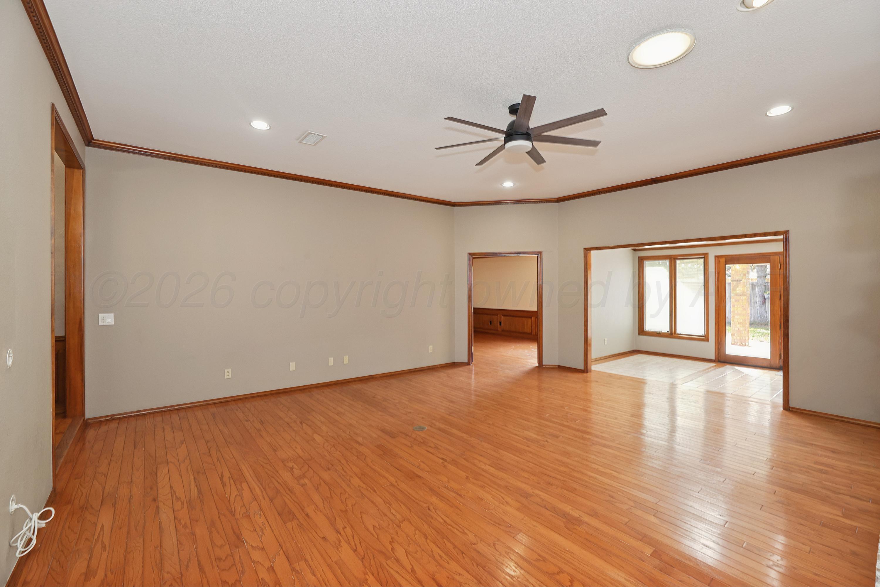 7709 Underwood Drive Property Photo 8