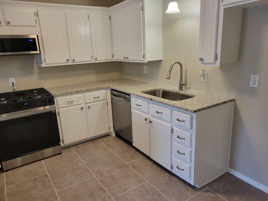 1031 Sunrise Drive Property Photo 4