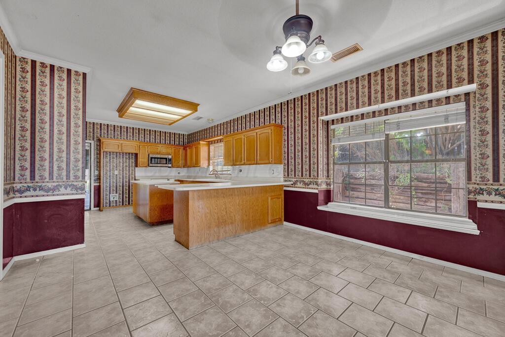 6300 Cedar Hollow Drive Property Photo 8
