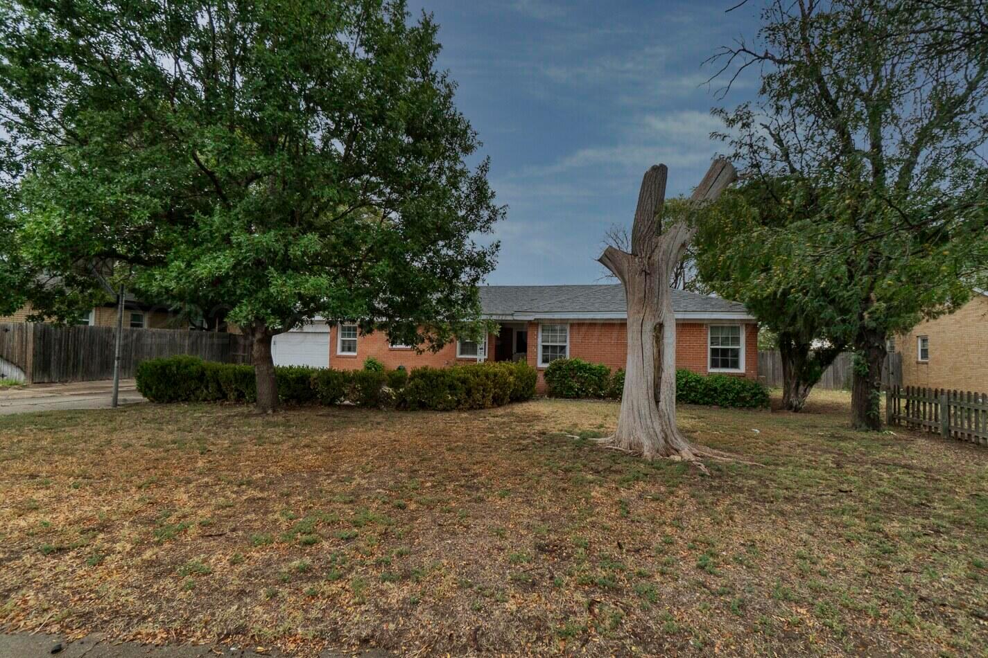 1823 S Virginia Street Property Photo 1