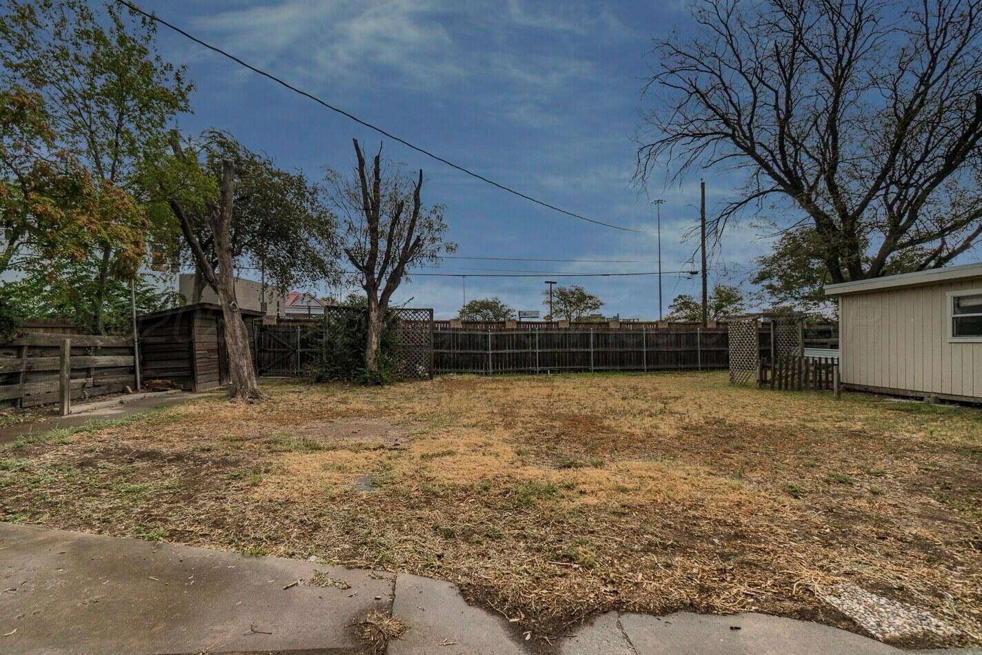 1823 S Virginia Street Property Photo 23