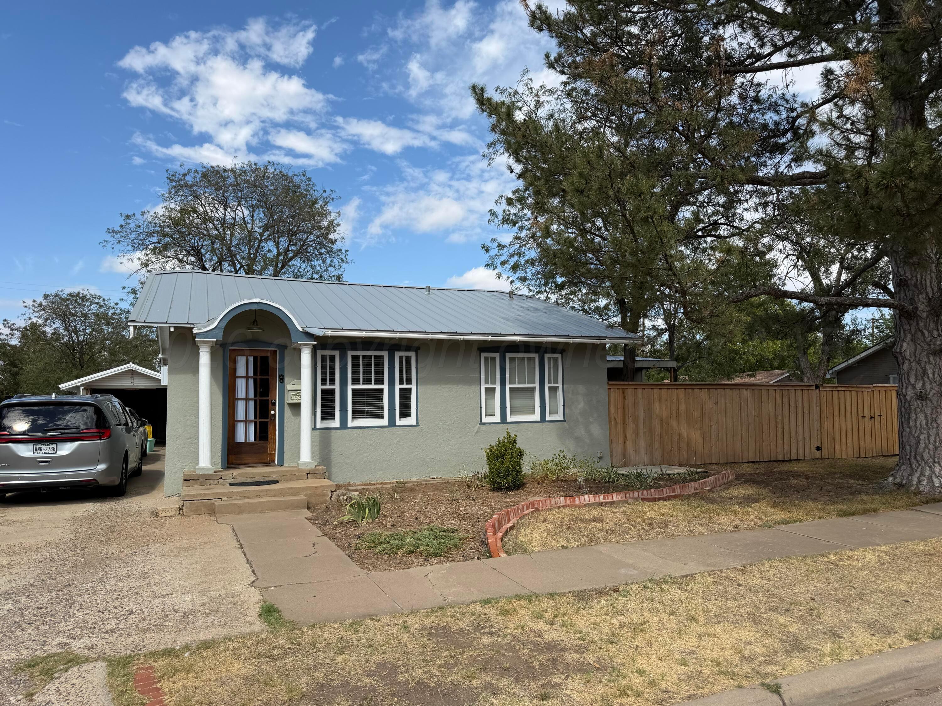 4246 SW 12TH Avenue Property Photo 1