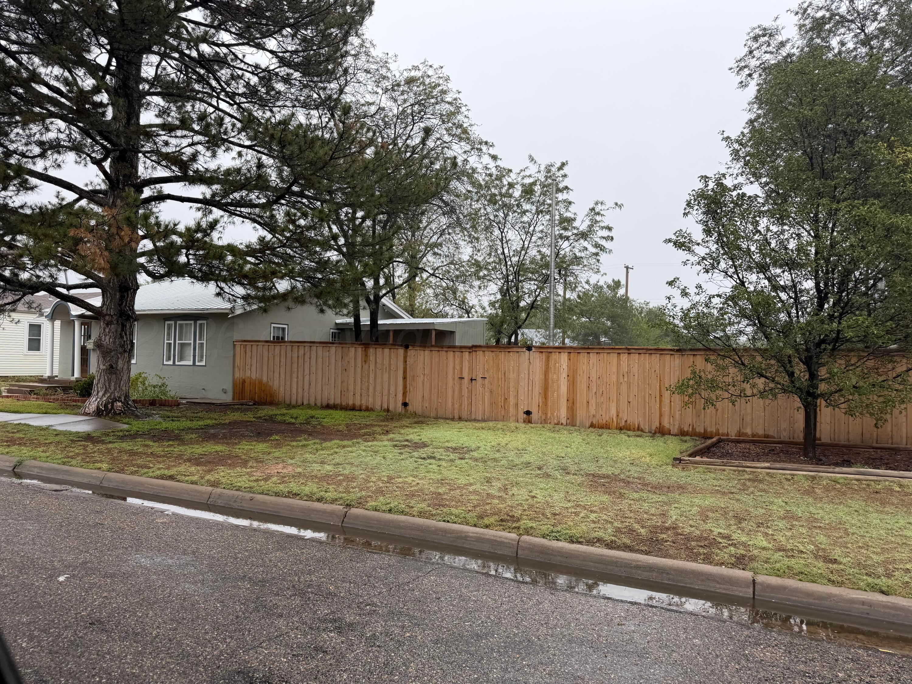 4246 Sw 12th Avenue Property Photo 2