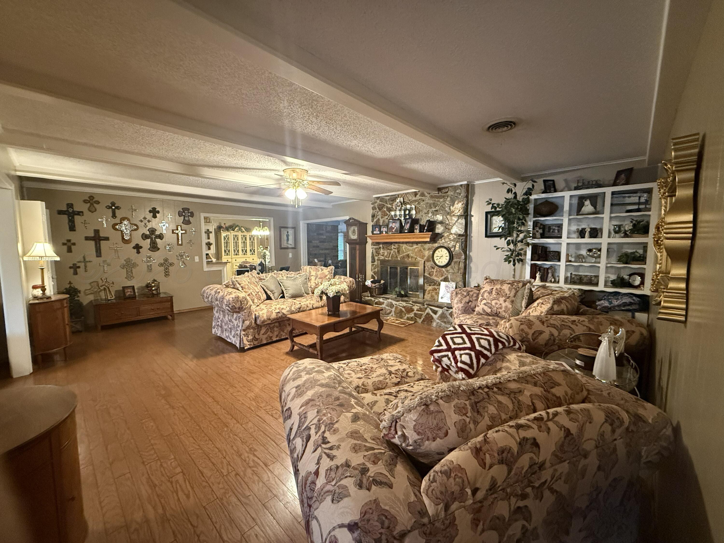 120 Nueces Street Property Photo 3