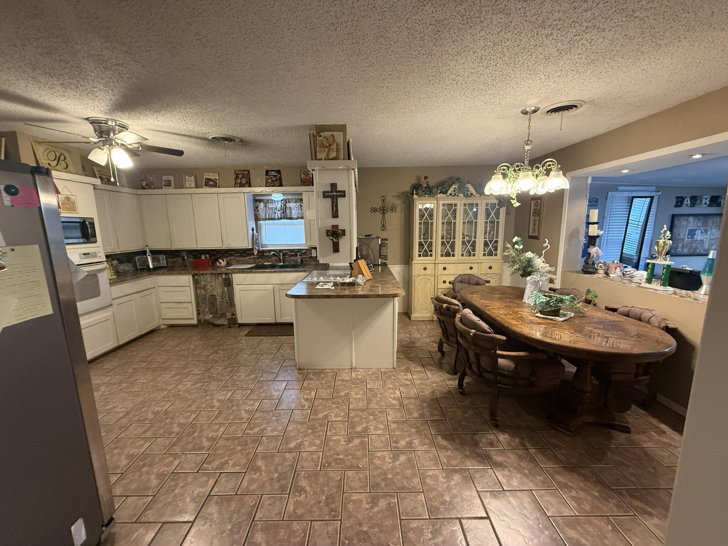 120 Nueces Street Property Photo 4
