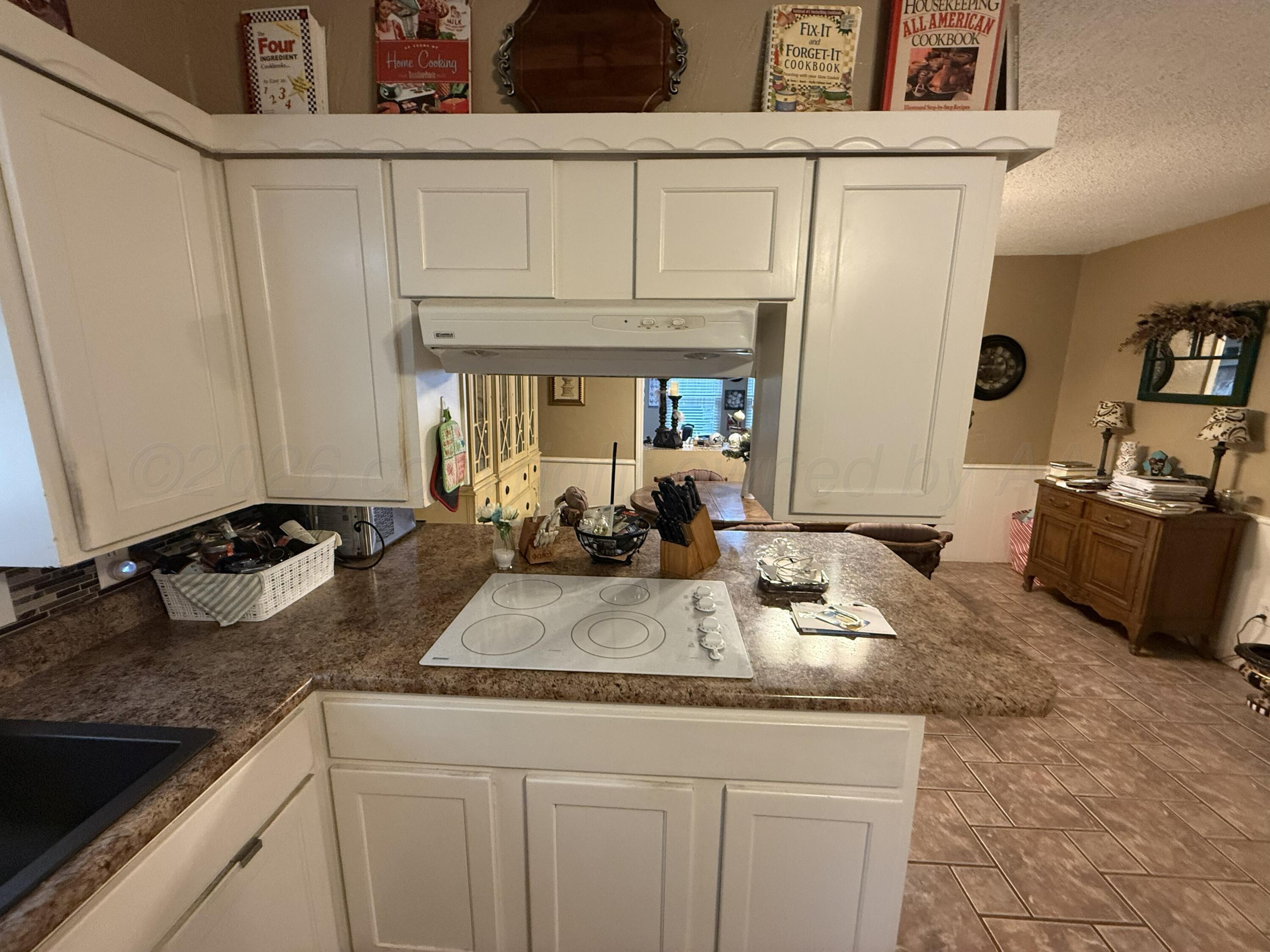 120 Nueces Street Property Photo 6