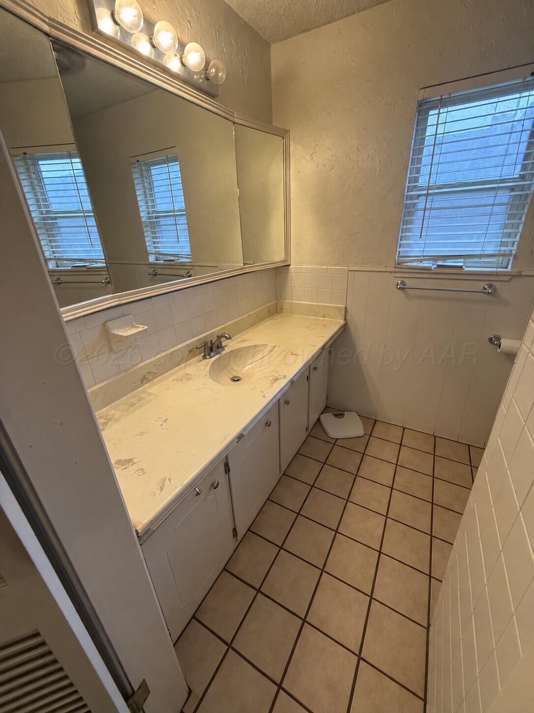 120 Nueces Street Property Photo 14
