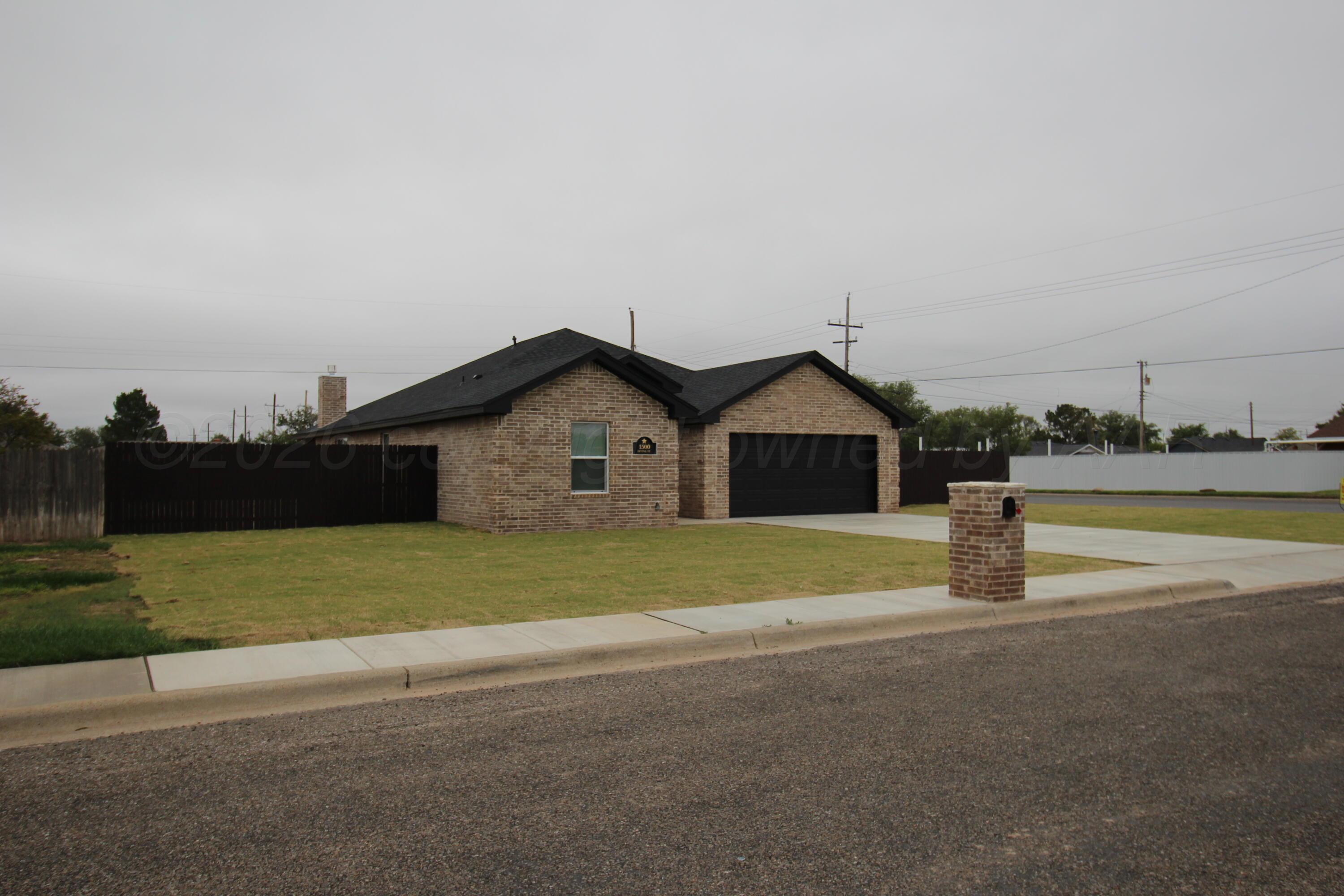 1500 N Irving Street Property Photo 2