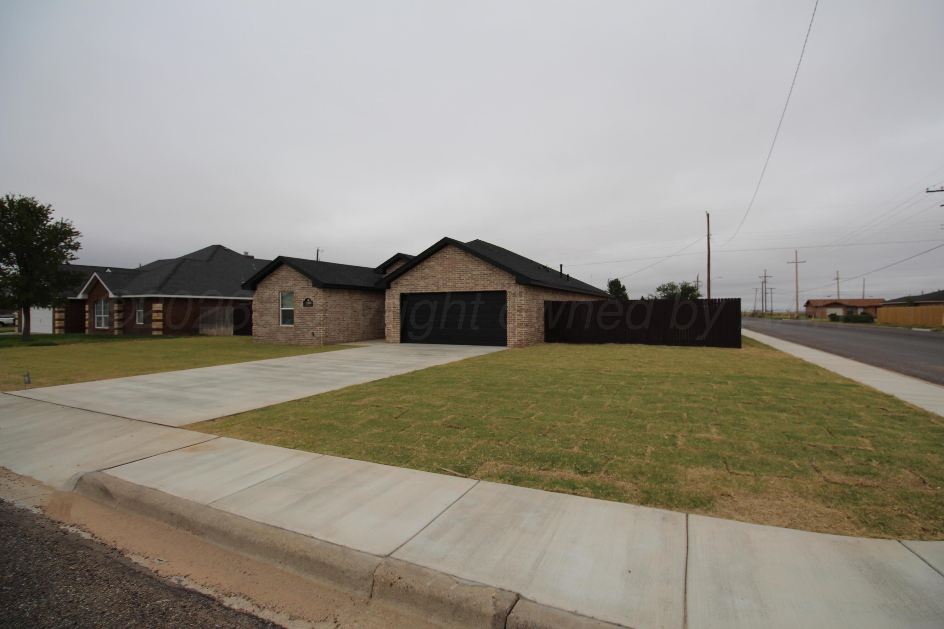 1500 N Irving Street Property Photo 3
