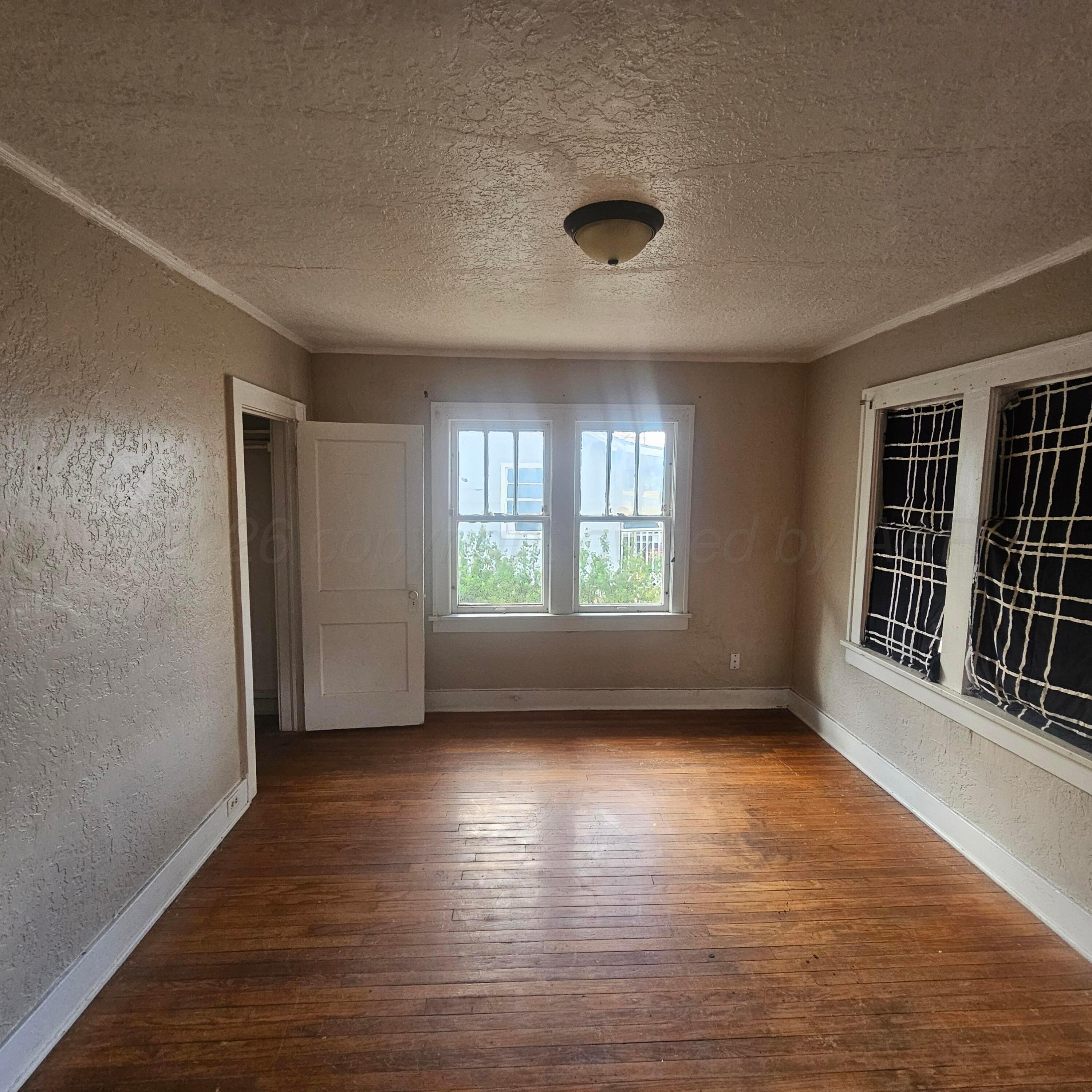 3906 S Tyler Street Property Photo 6