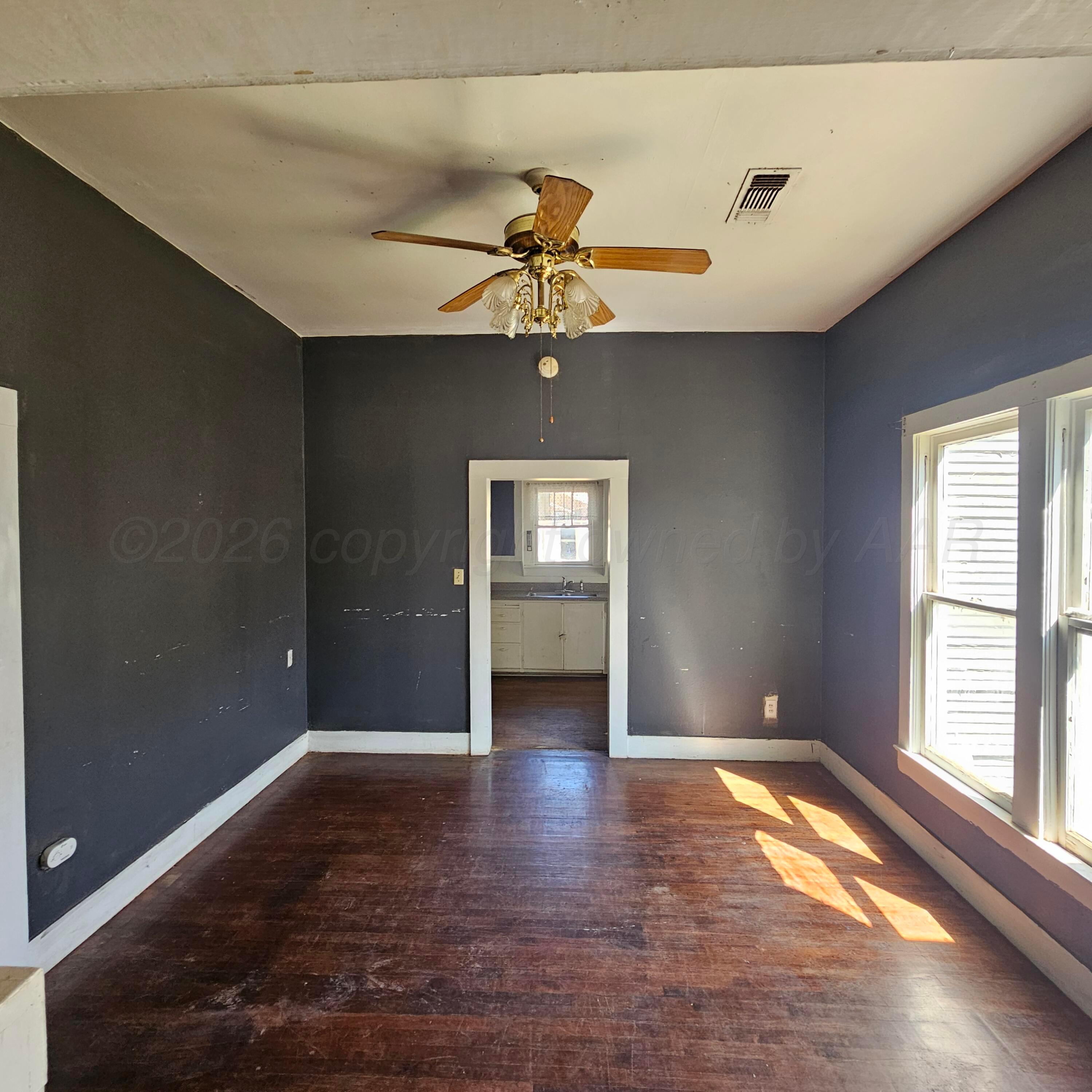 1201 3rd Avenue Property Photo 5