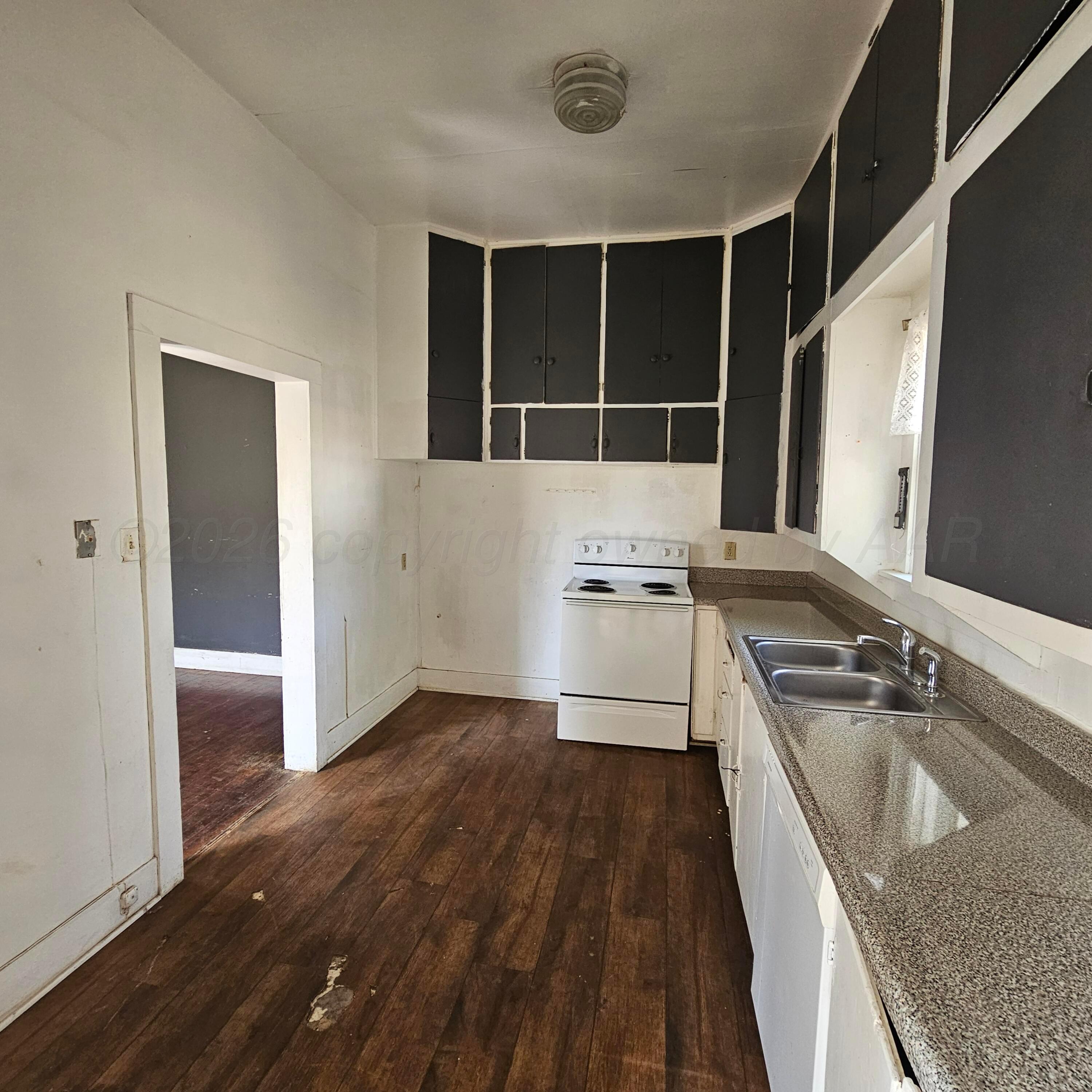 1201 3rd Avenue Property Photo 6