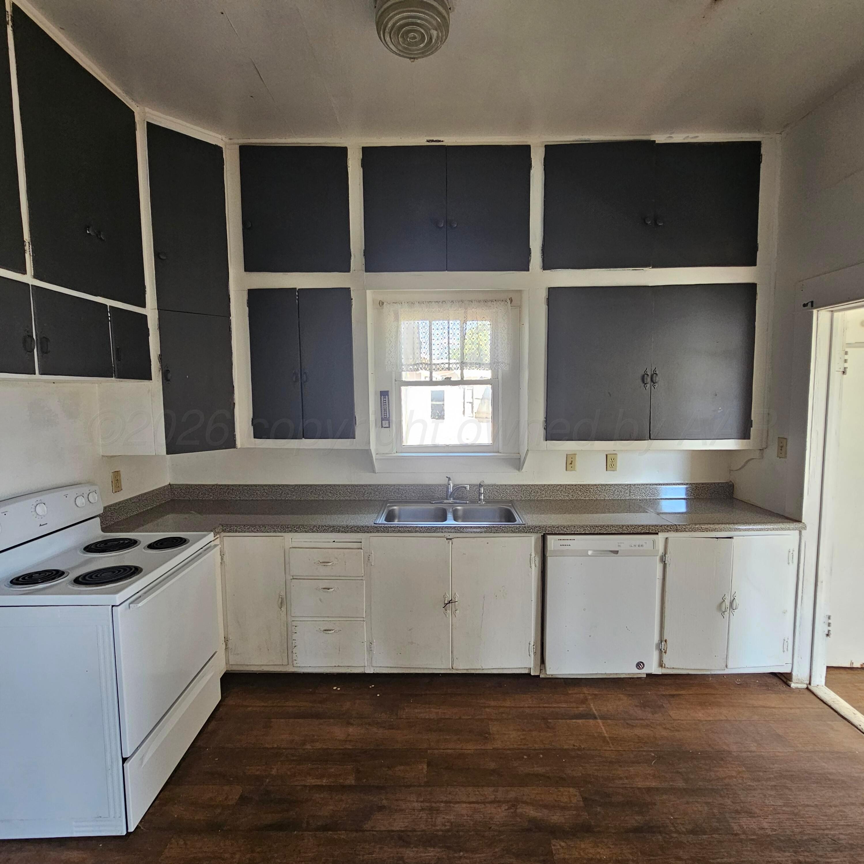 1201 3rd Avenue Property Photo 7